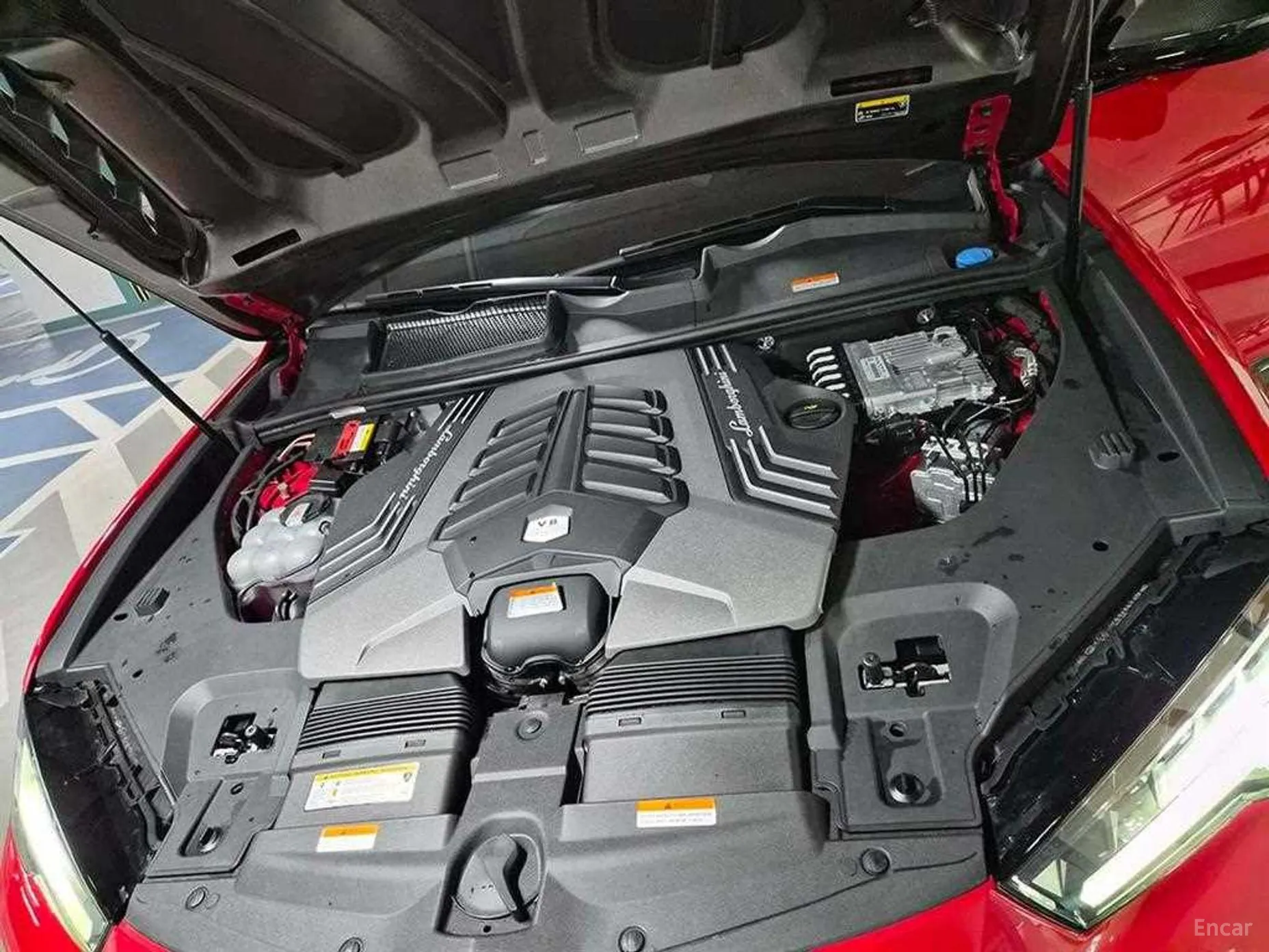 Lamborghini Urus превью 19