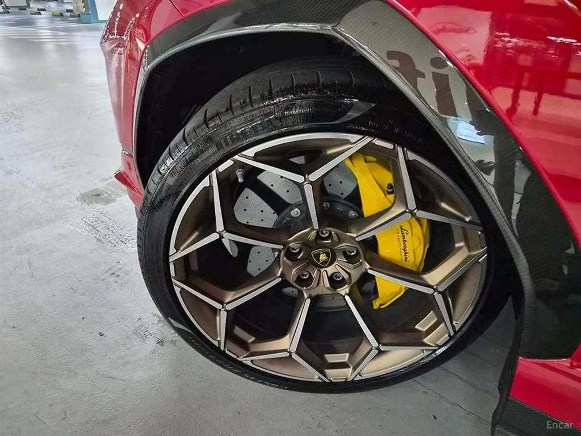 Lamborghini Urus превью 20