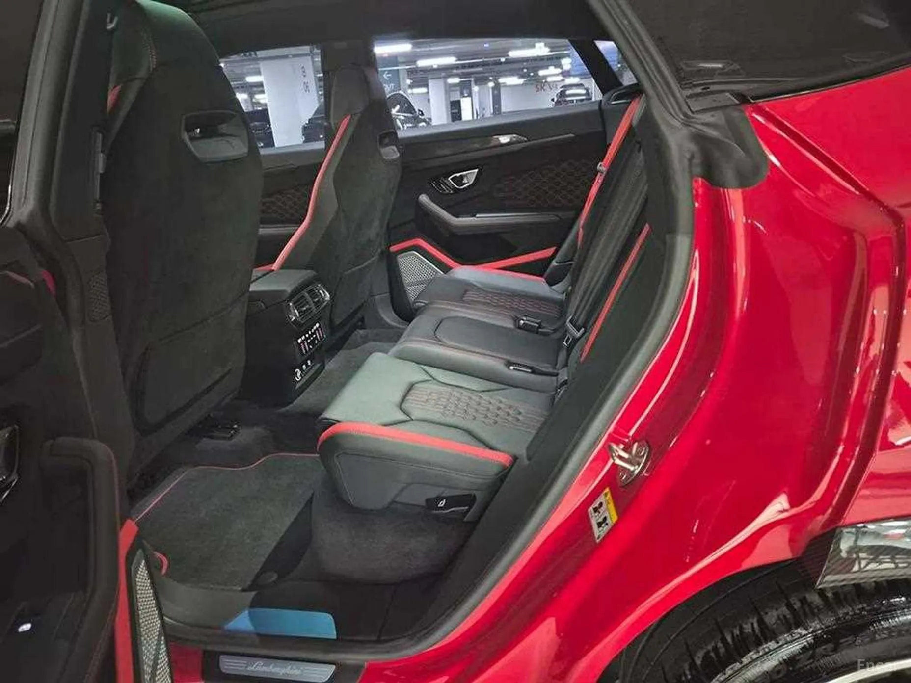 Lamborghini Urus превью 7