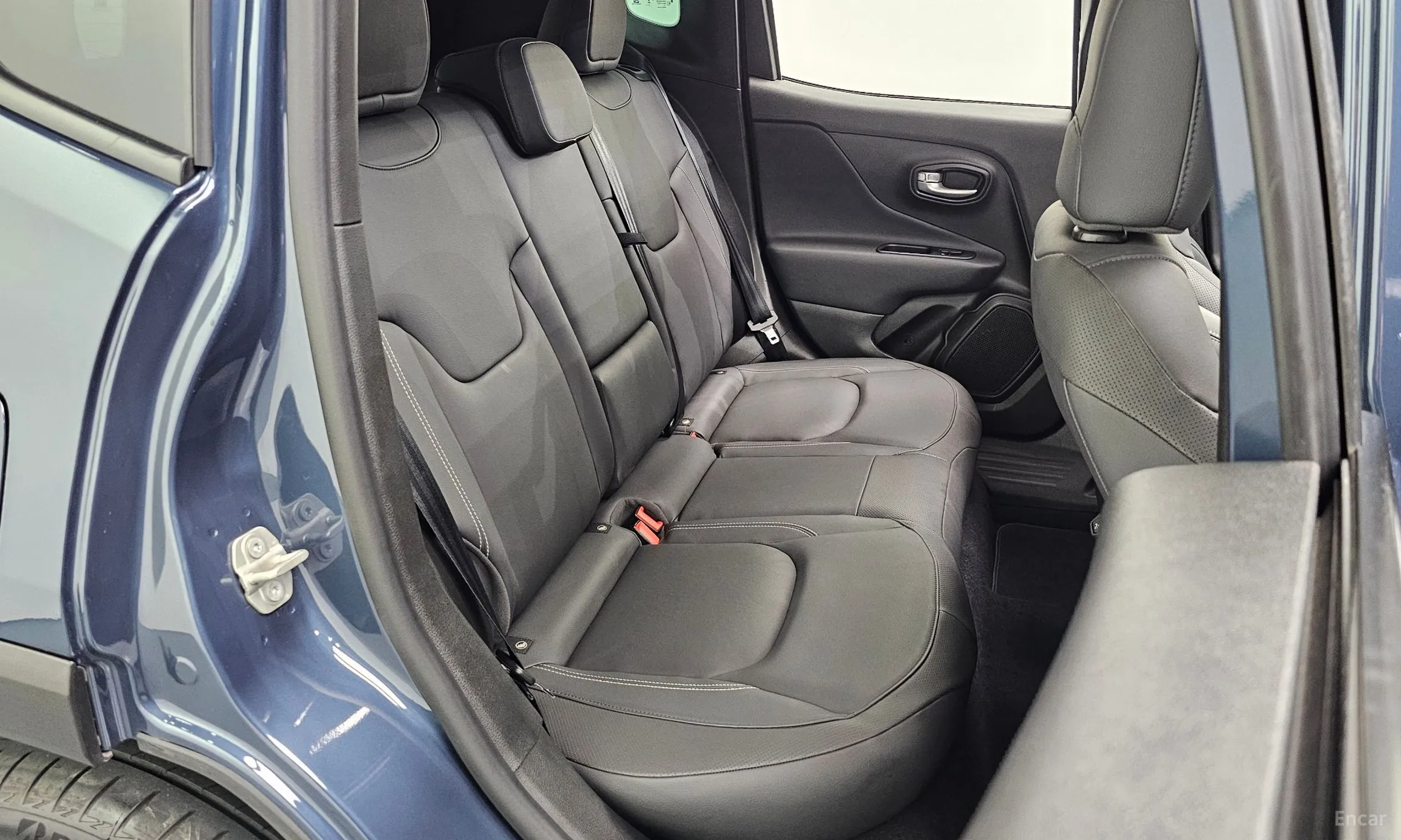 Jeep Renegade превью 11