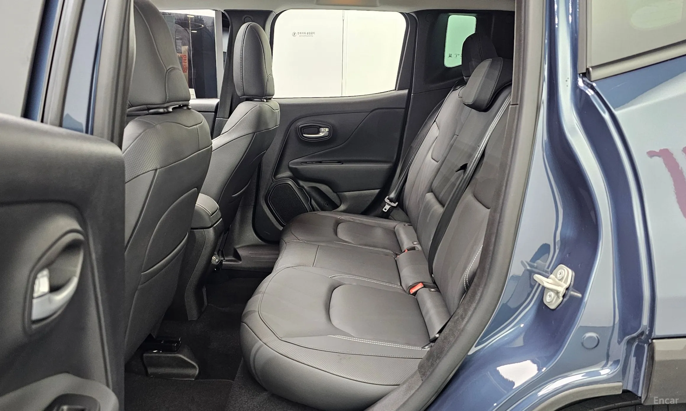 Jeep Renegade превью 12