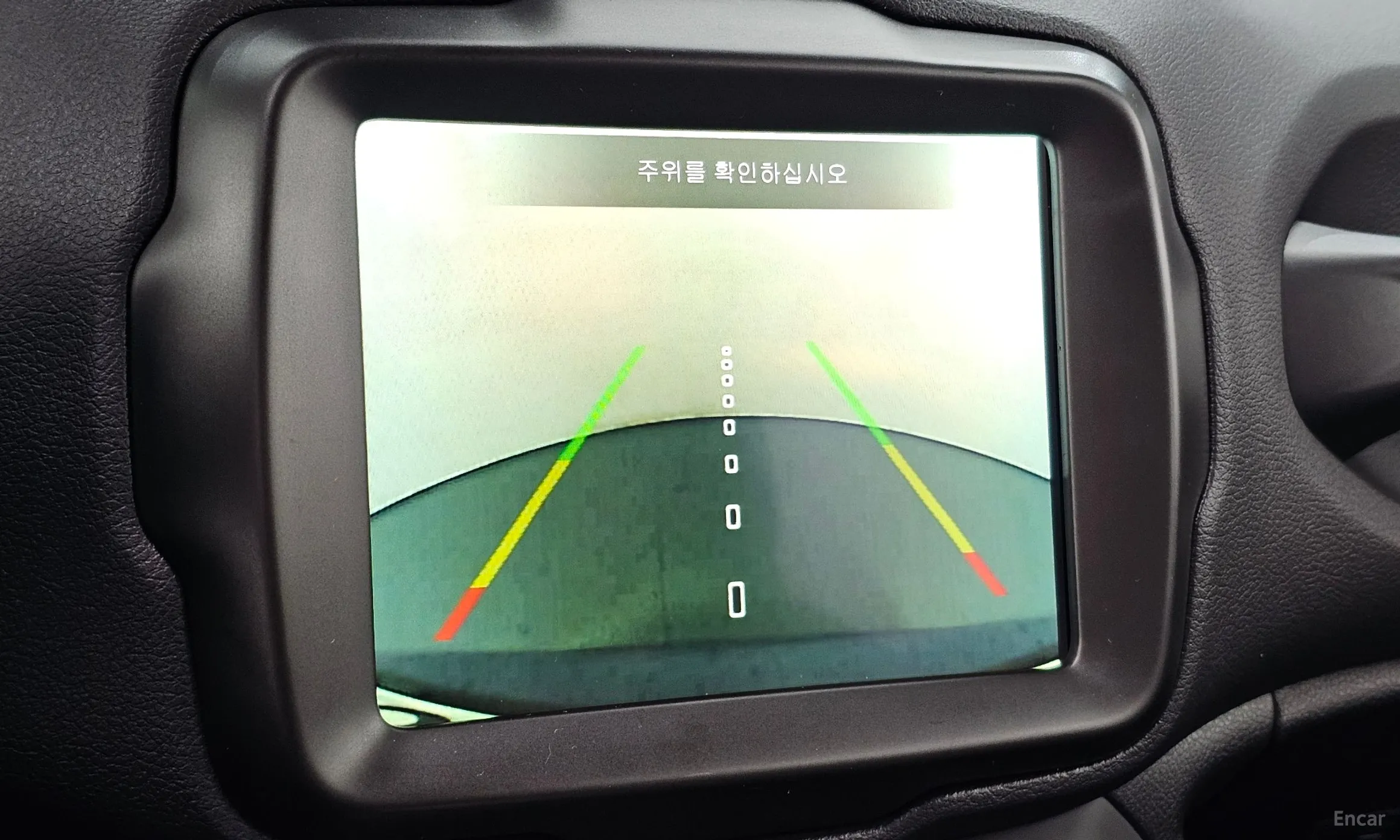 Jeep Renegade превью 15