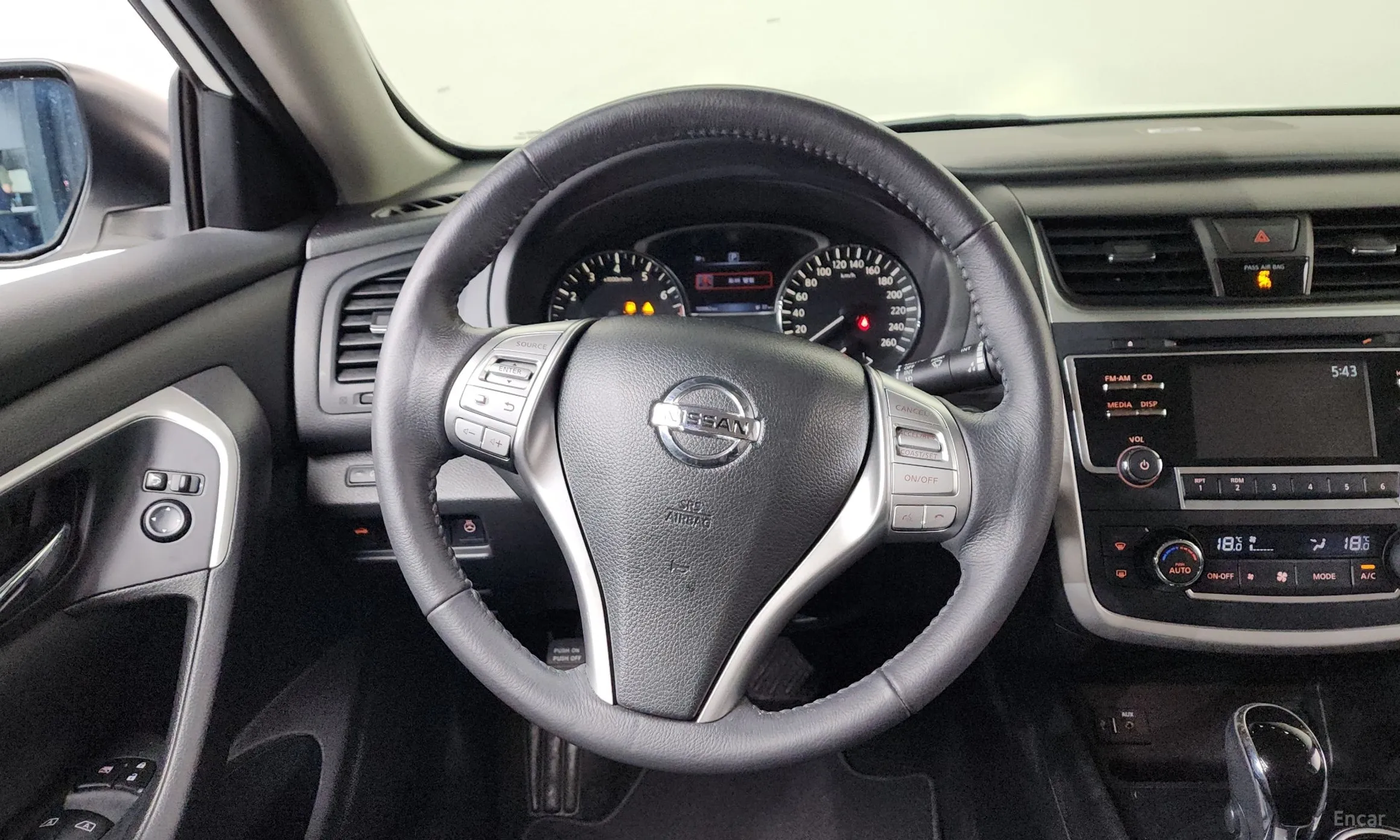 Nissan Altima превью 12