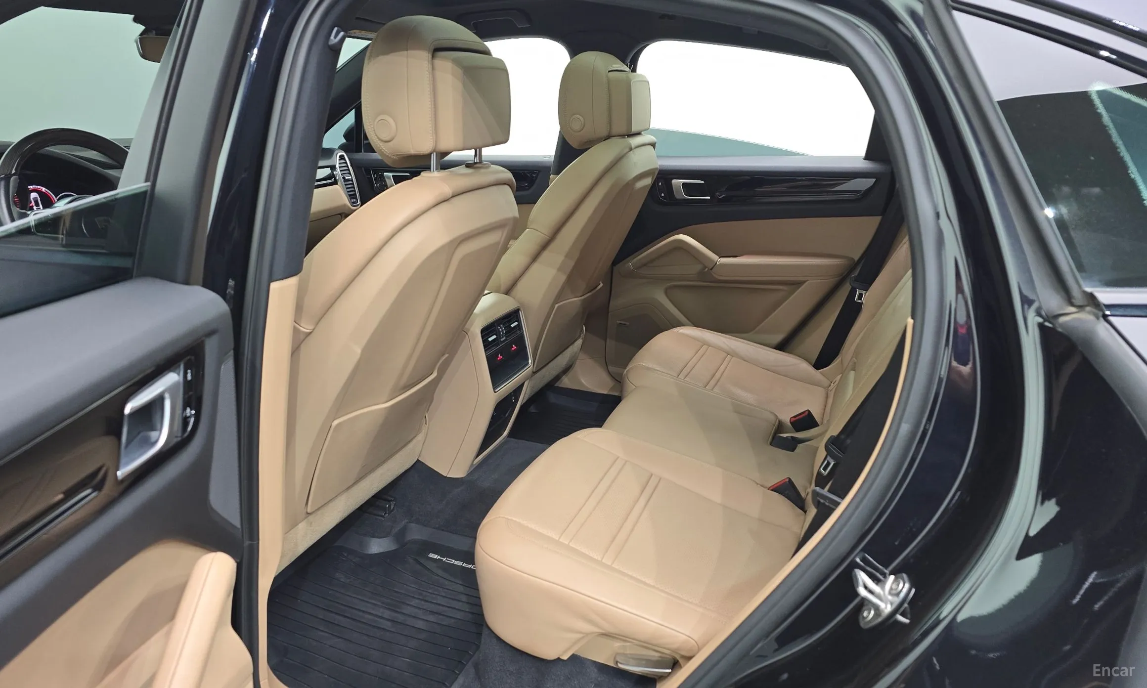 Porsche Cayenne (PO536) превью 11