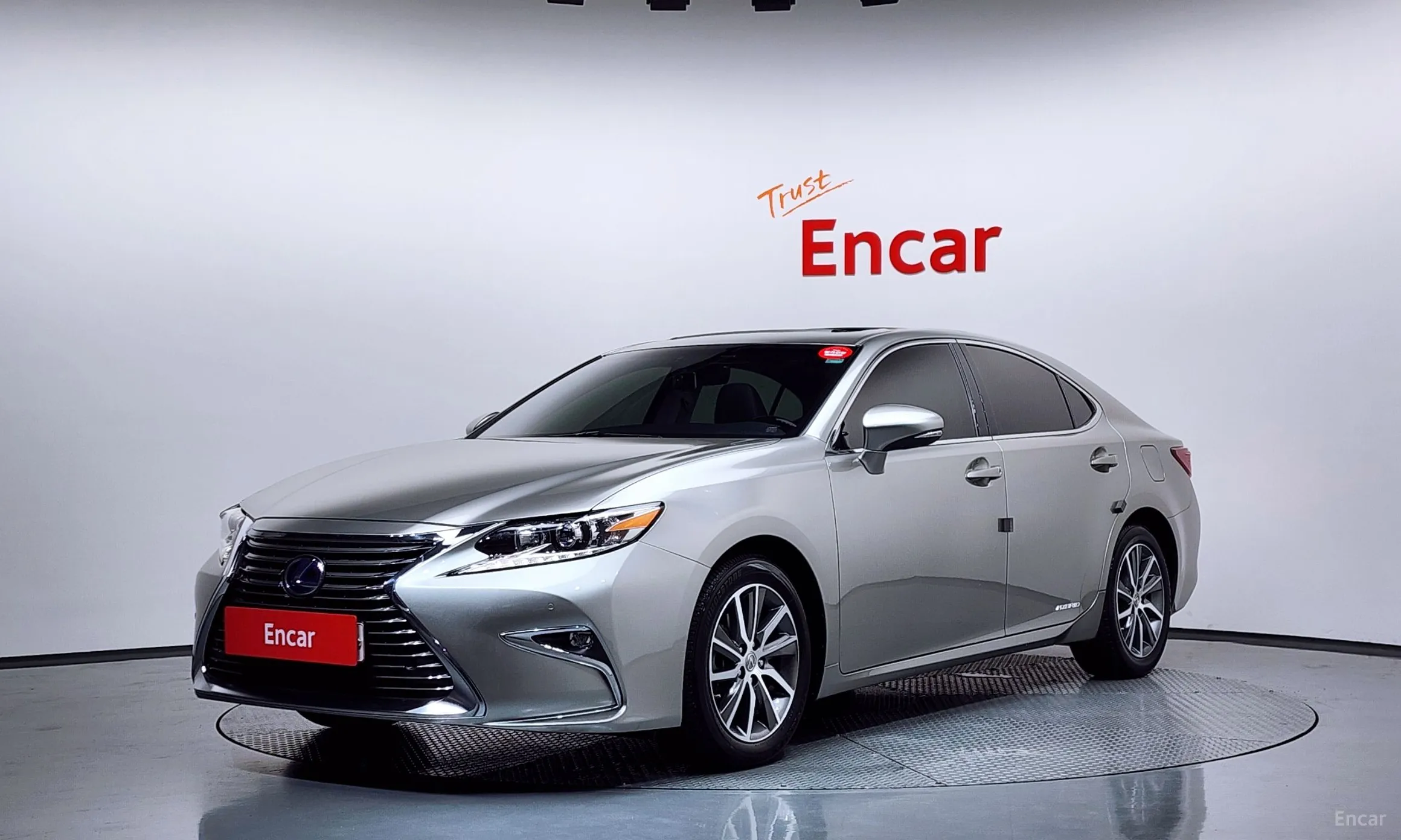 Lexus New ES300h