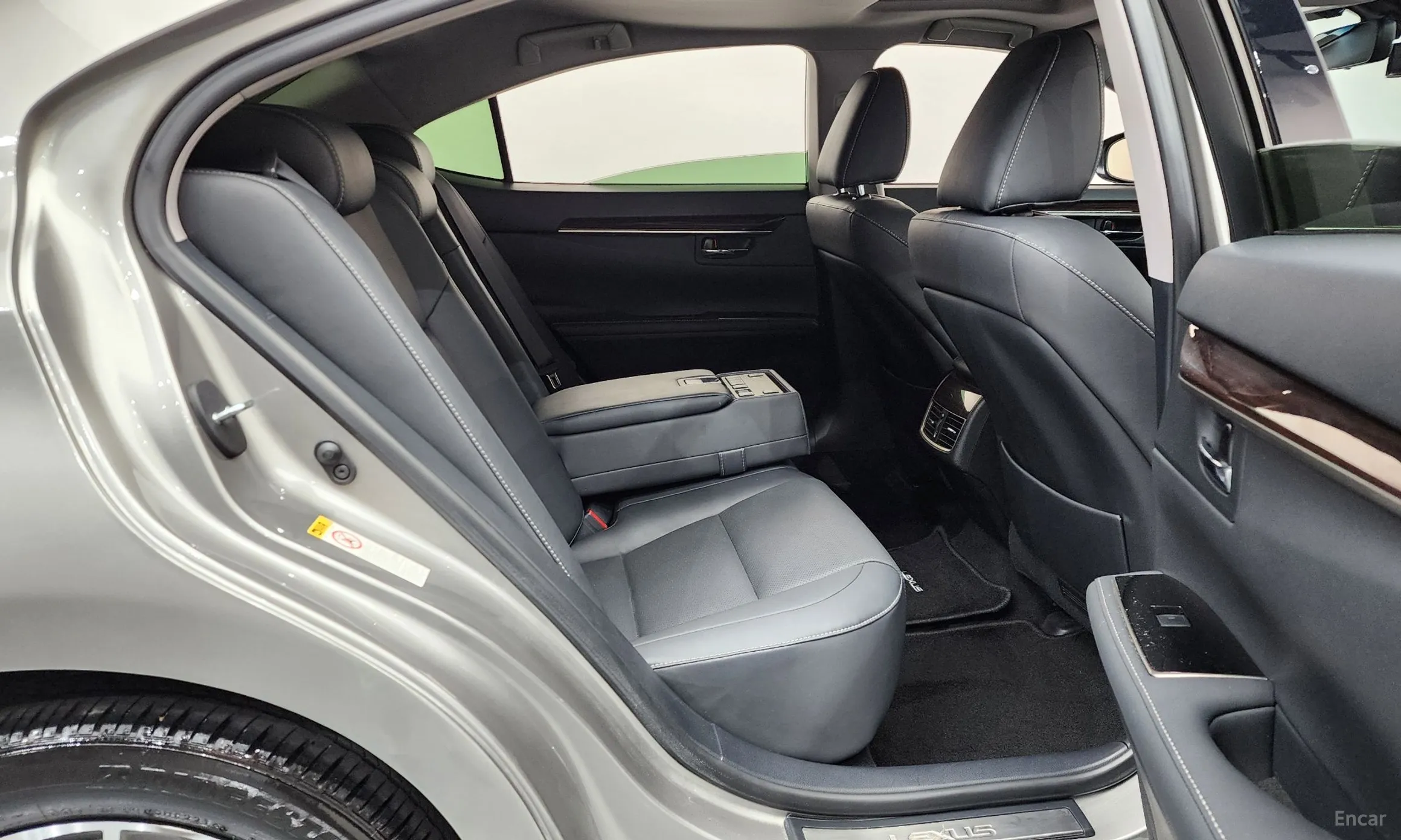 Lexus New ES300h превью 11
