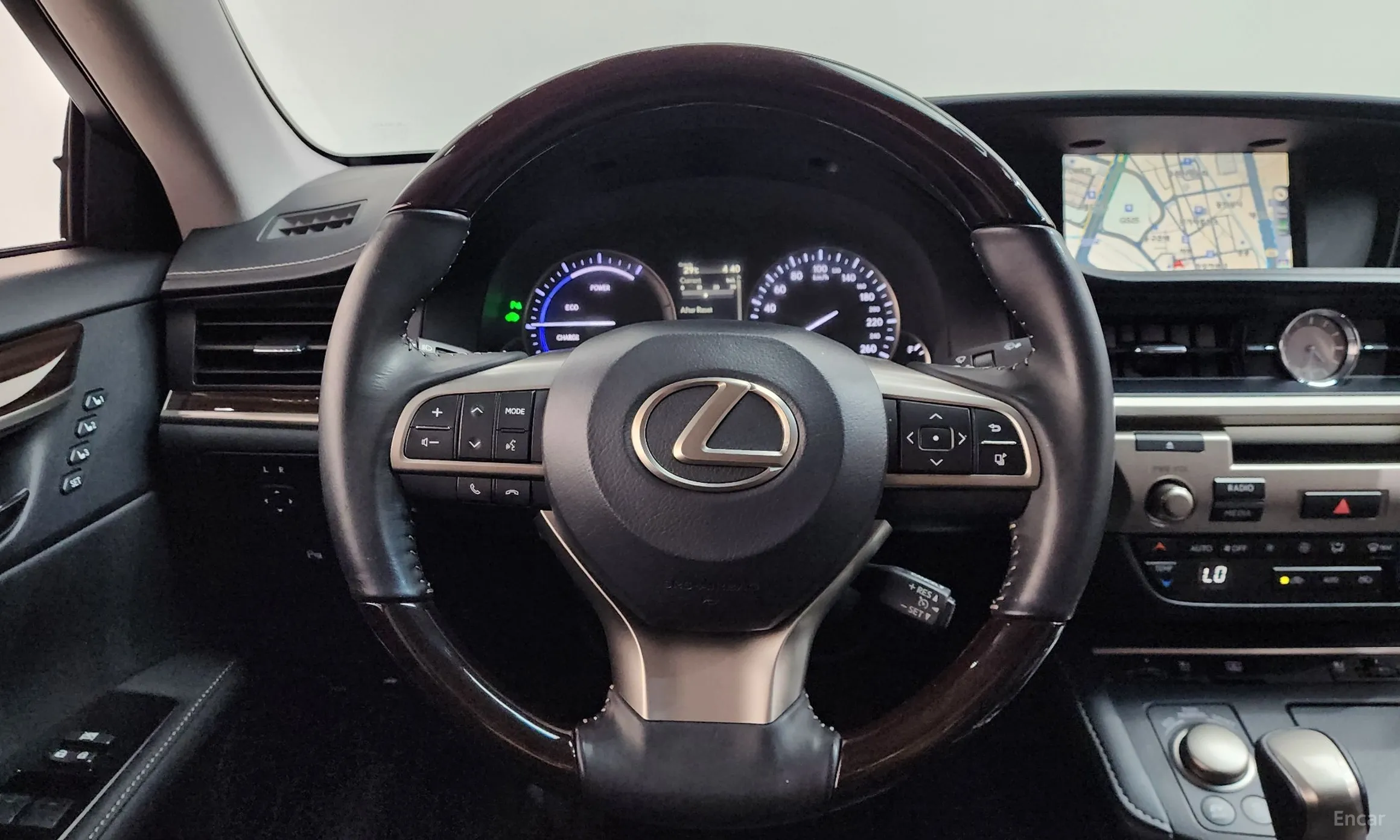 Lexus New ES300h превью 12