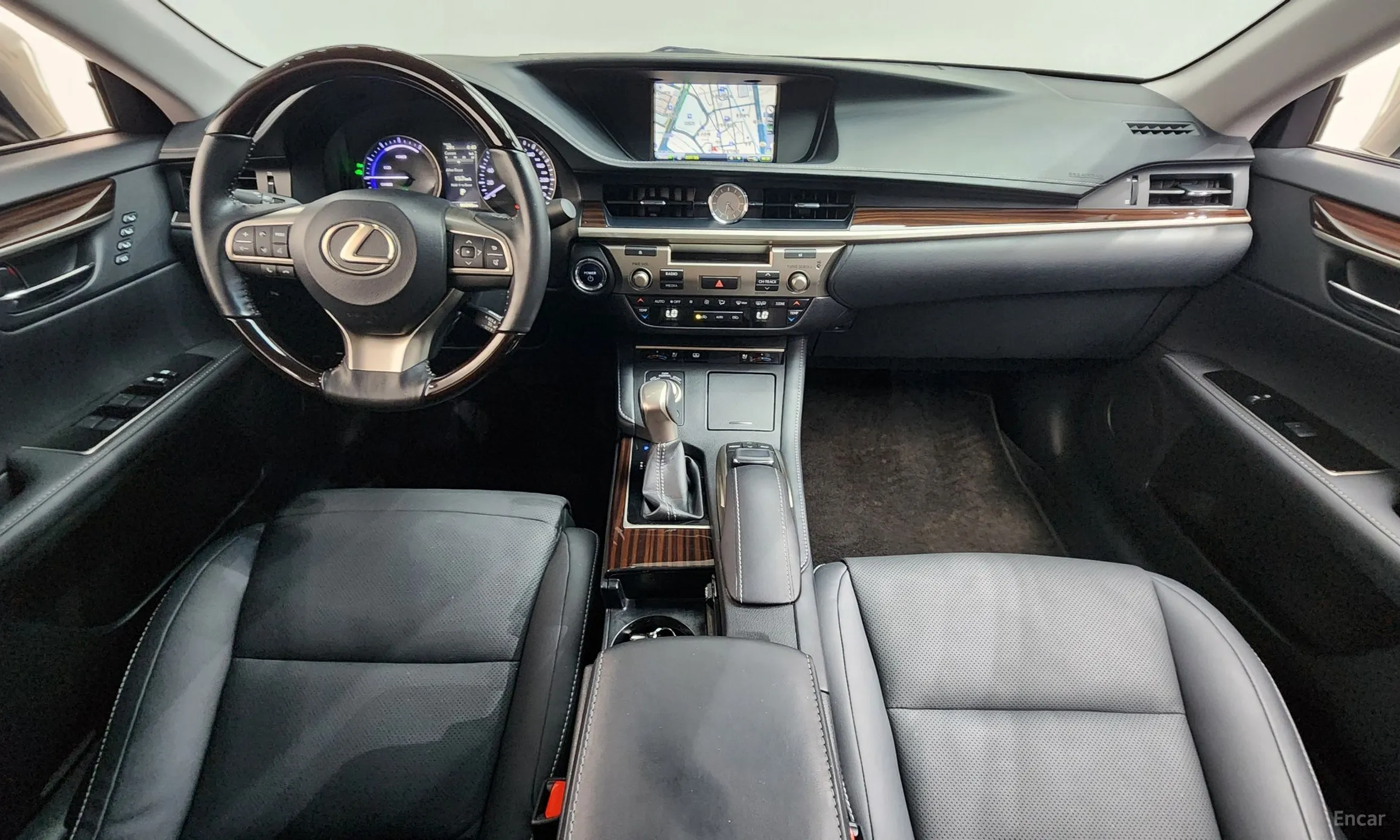 Lexus New ES300h превью 7