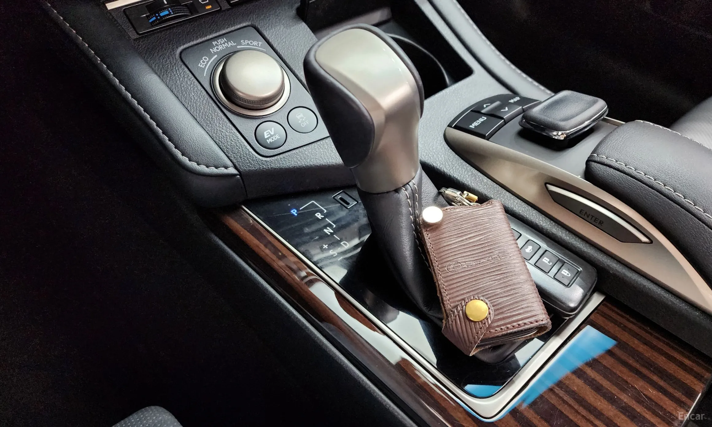 Lexus New ES300h превью 9