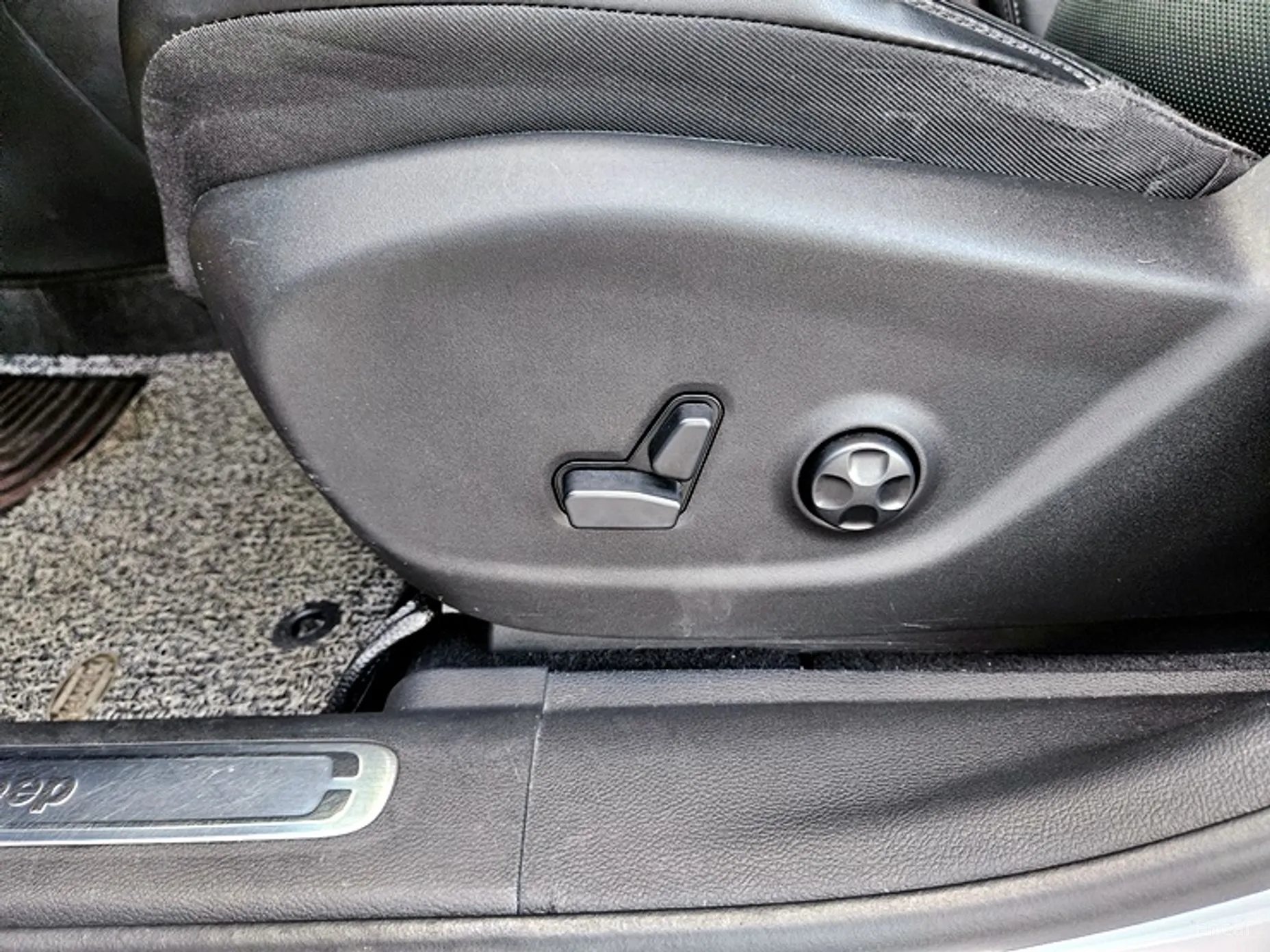 Jeep Cherokee (KL) превью 17