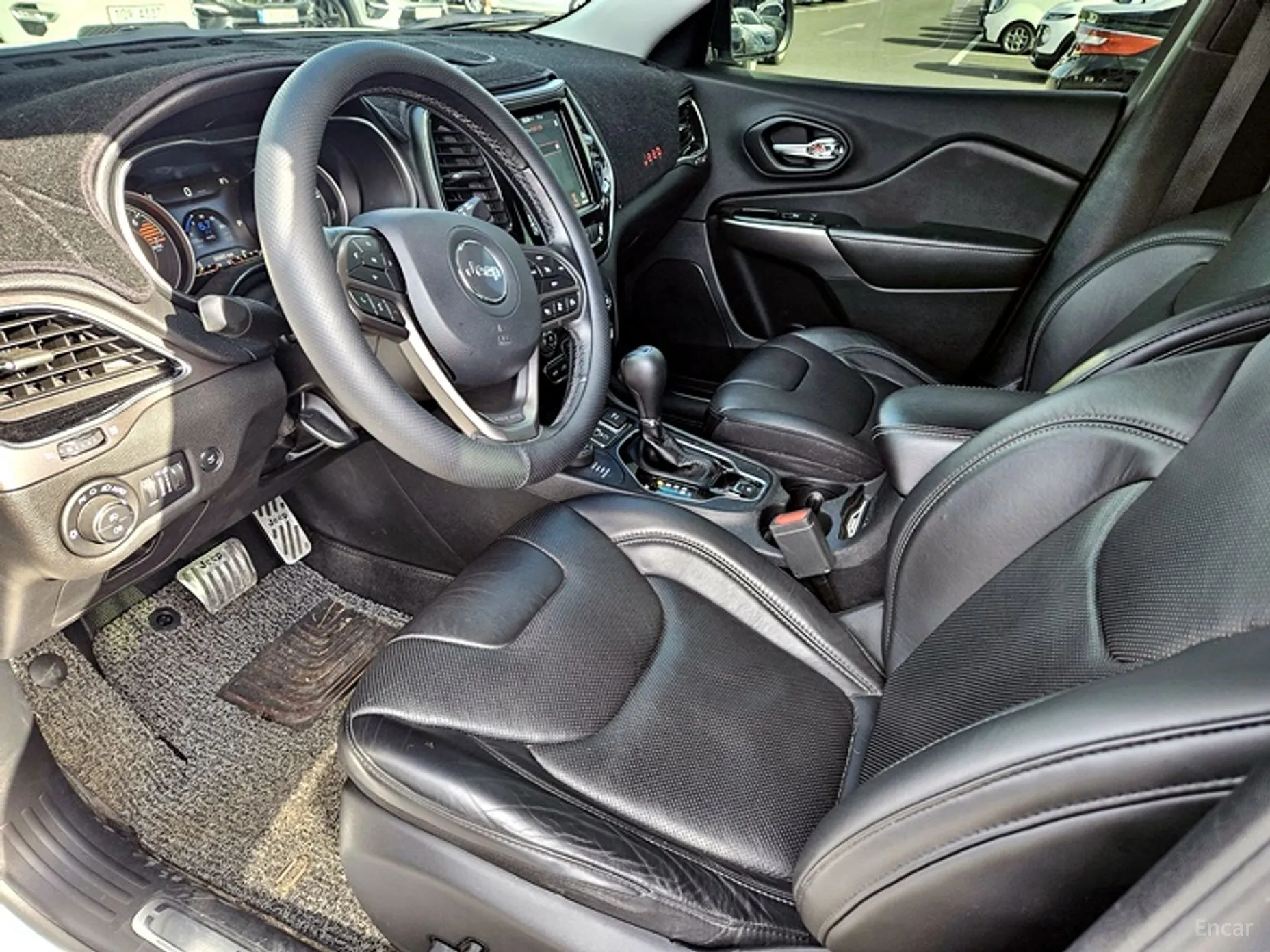 Jeep Cherokee (KL) превью 19