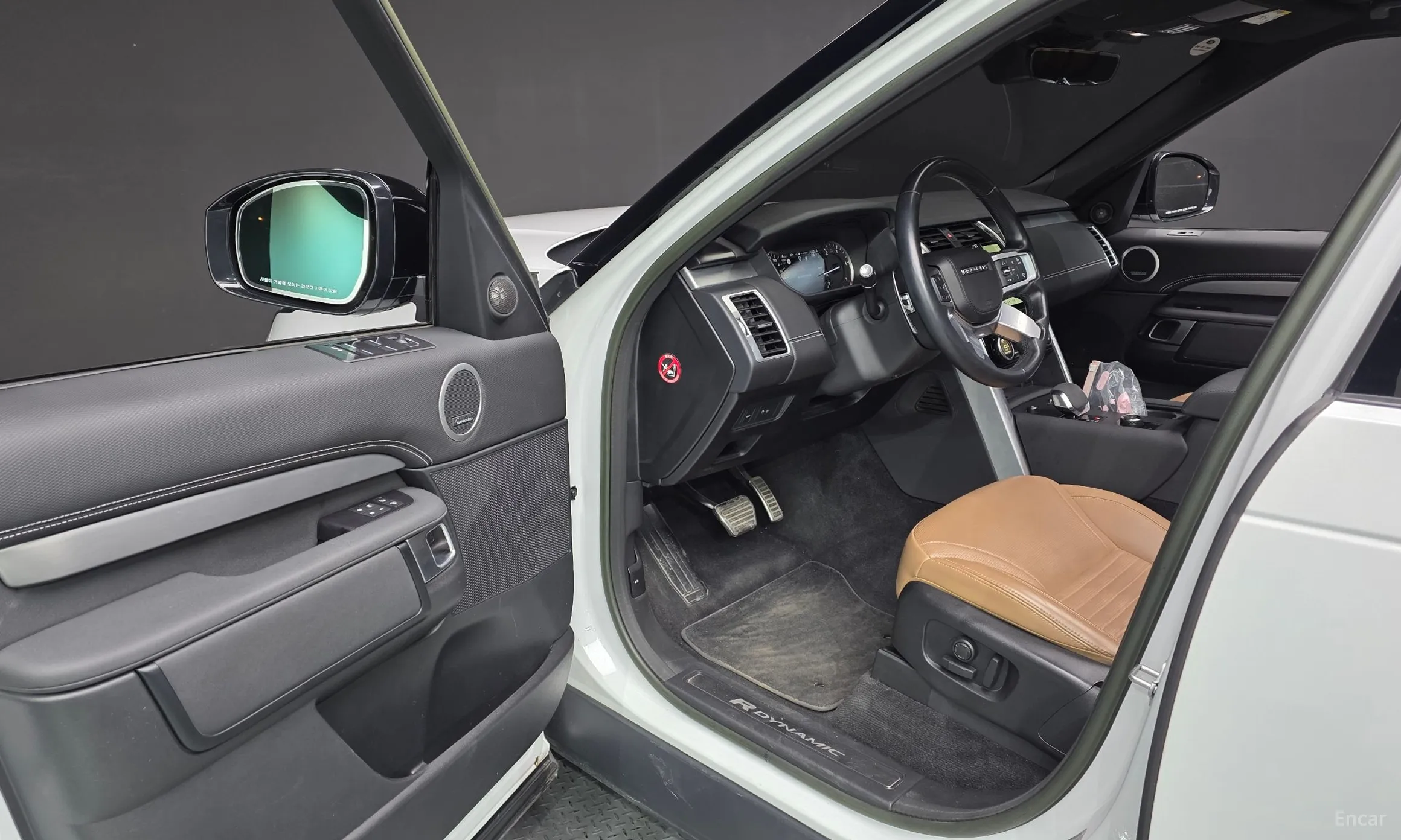 Land Rover Discovery 5 превью 10
