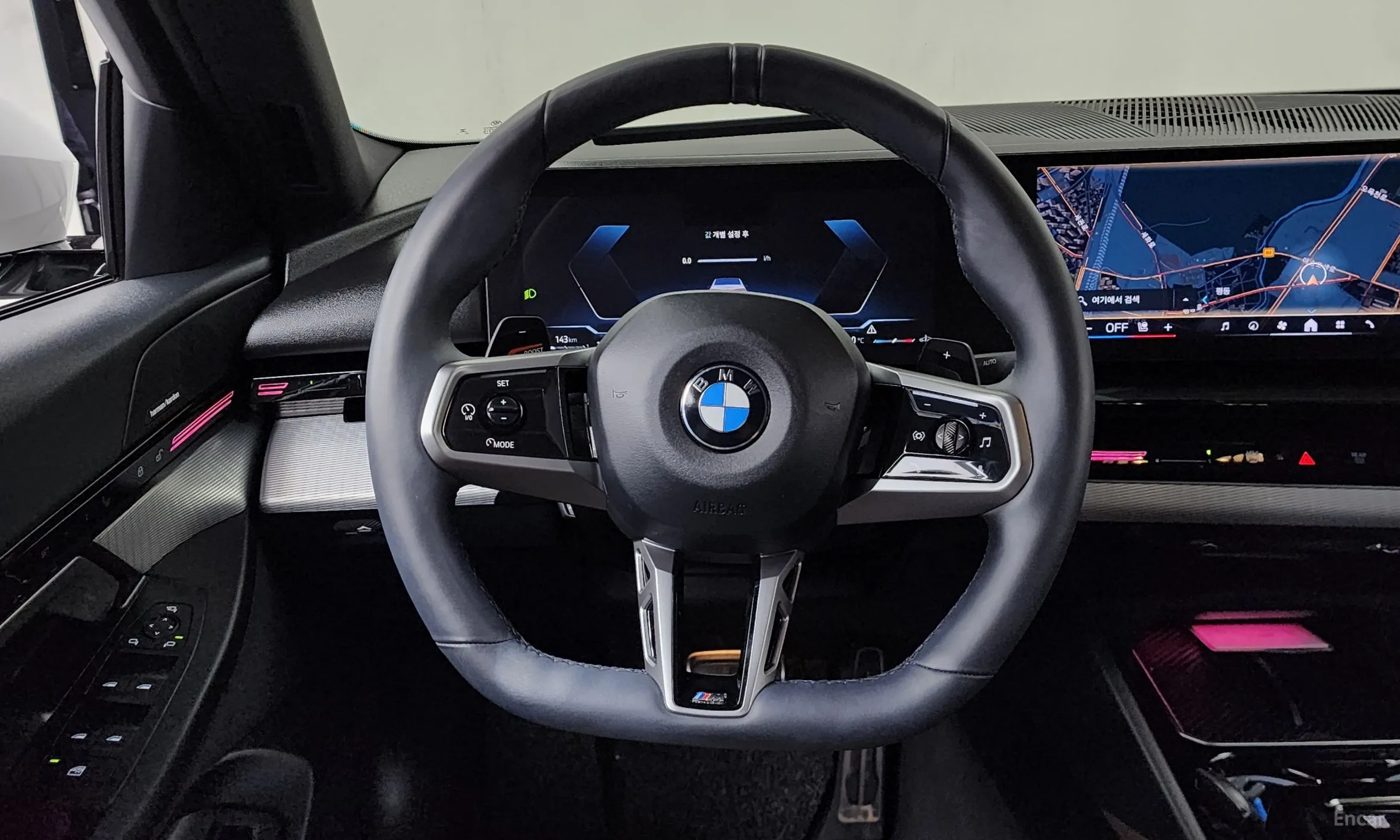 BMW 5 Series (G60) превью 13