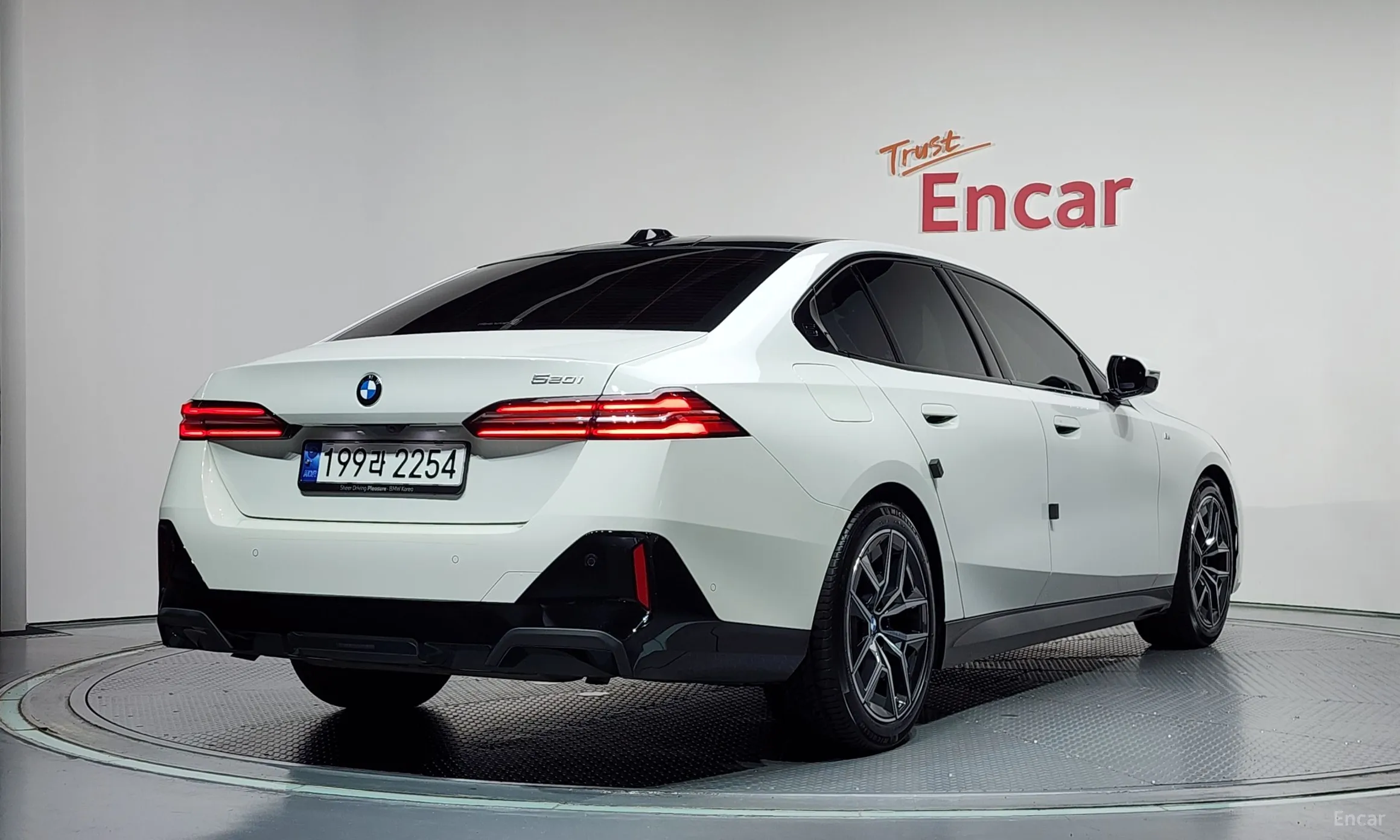 BMW 5 Series (G60)