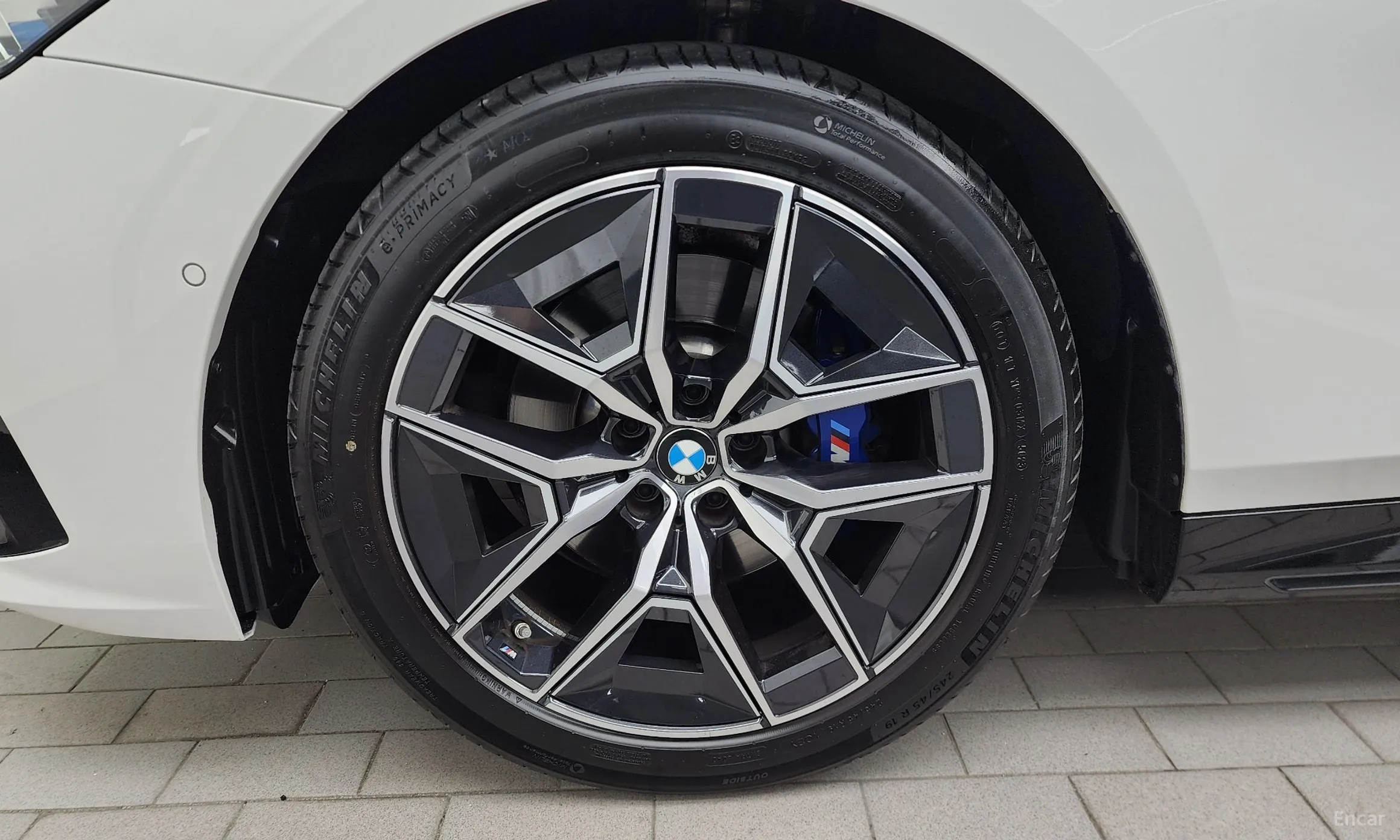 BMW 5 Series (G60) превью 5