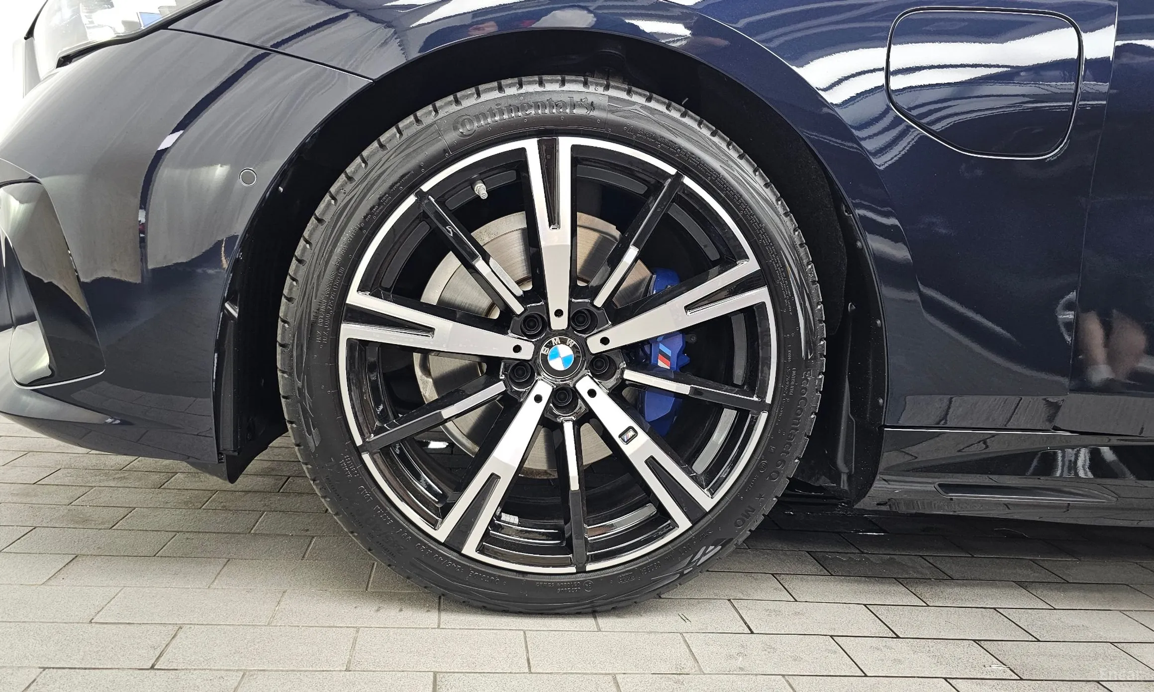 BMW 5 Series (G60) превью 5