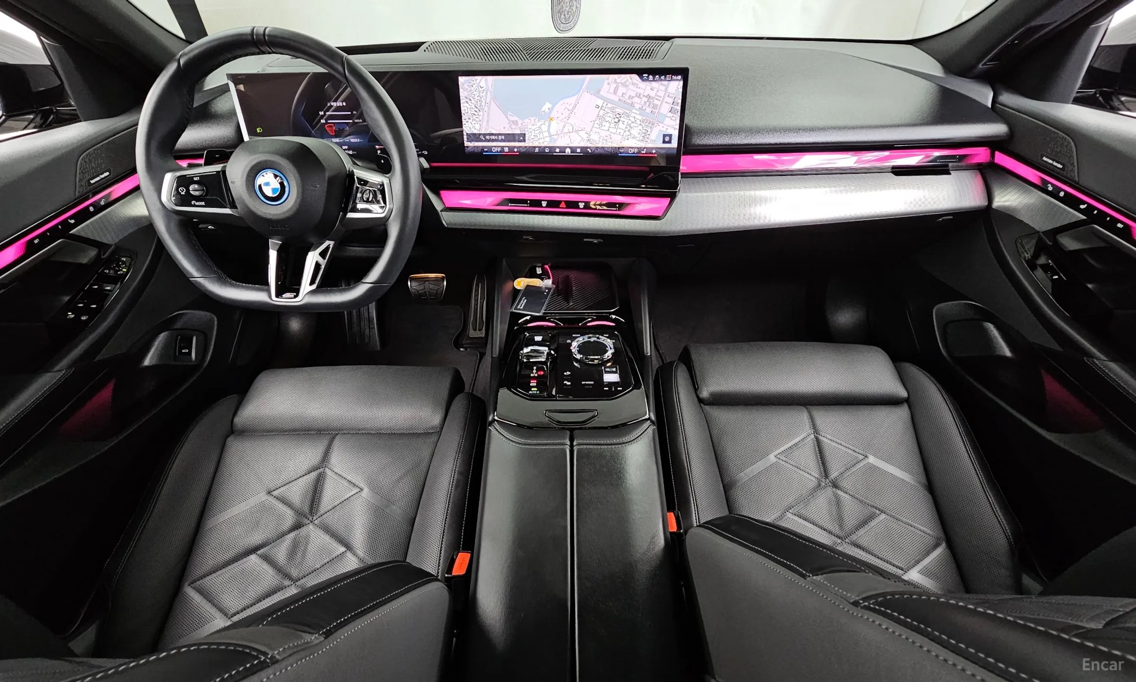 BMW 5 Series (G60) превью 7