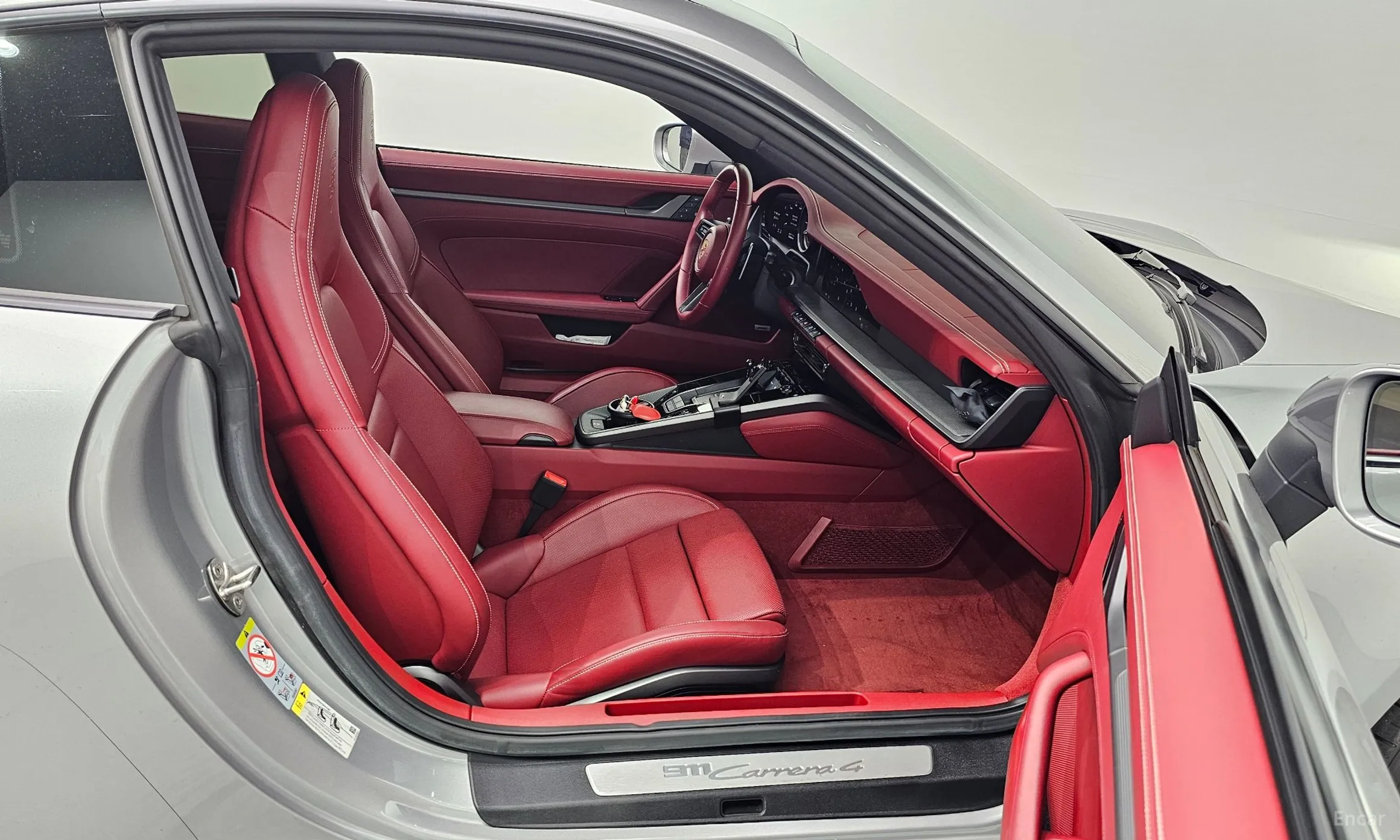 Porsche 911 (992) превью 10