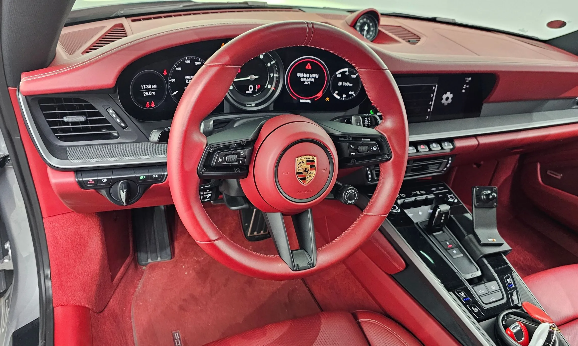 Porsche 911 (992) превью 13