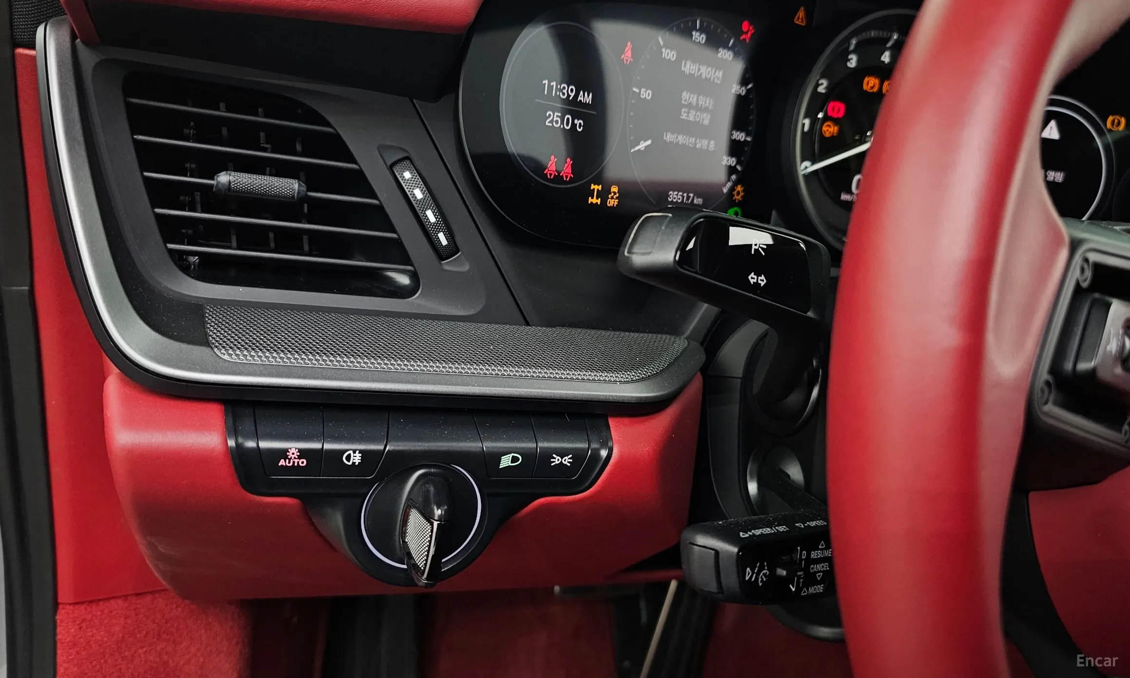 Porsche 911 (992) превью 18