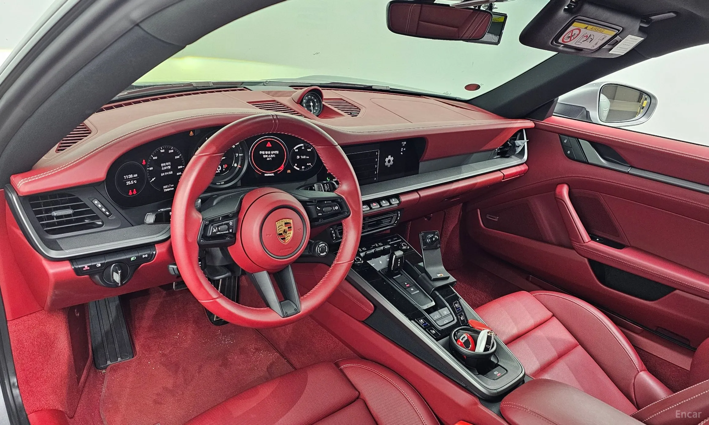 Porsche 911 (992) превью 7