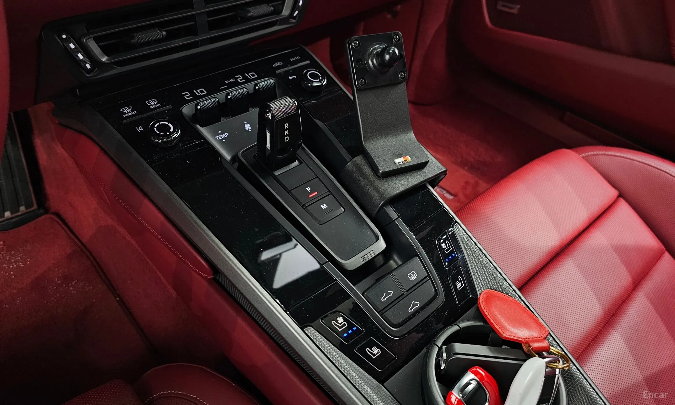 Porsche 911 (992) превью 9