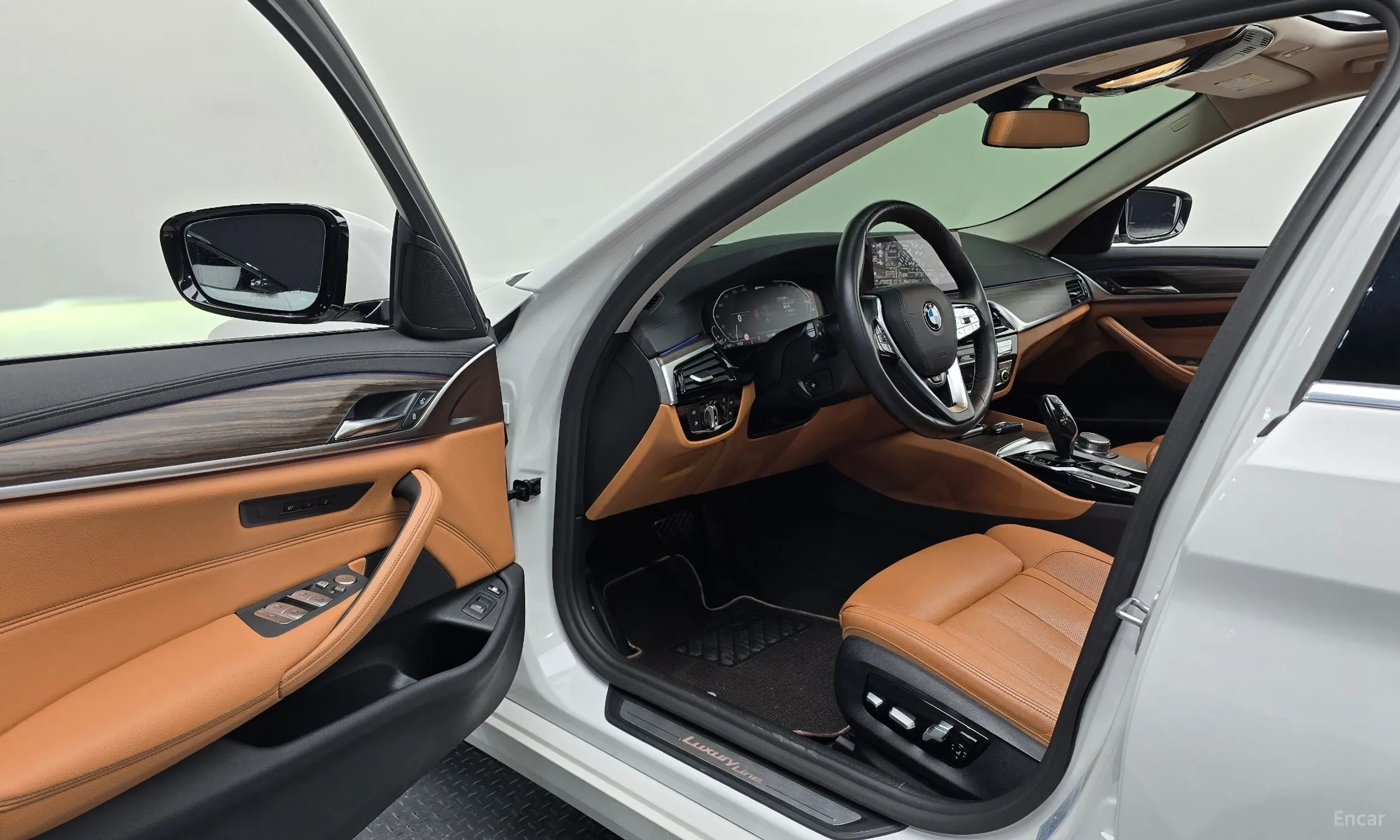 BMW 5 Series (G30) превью 10