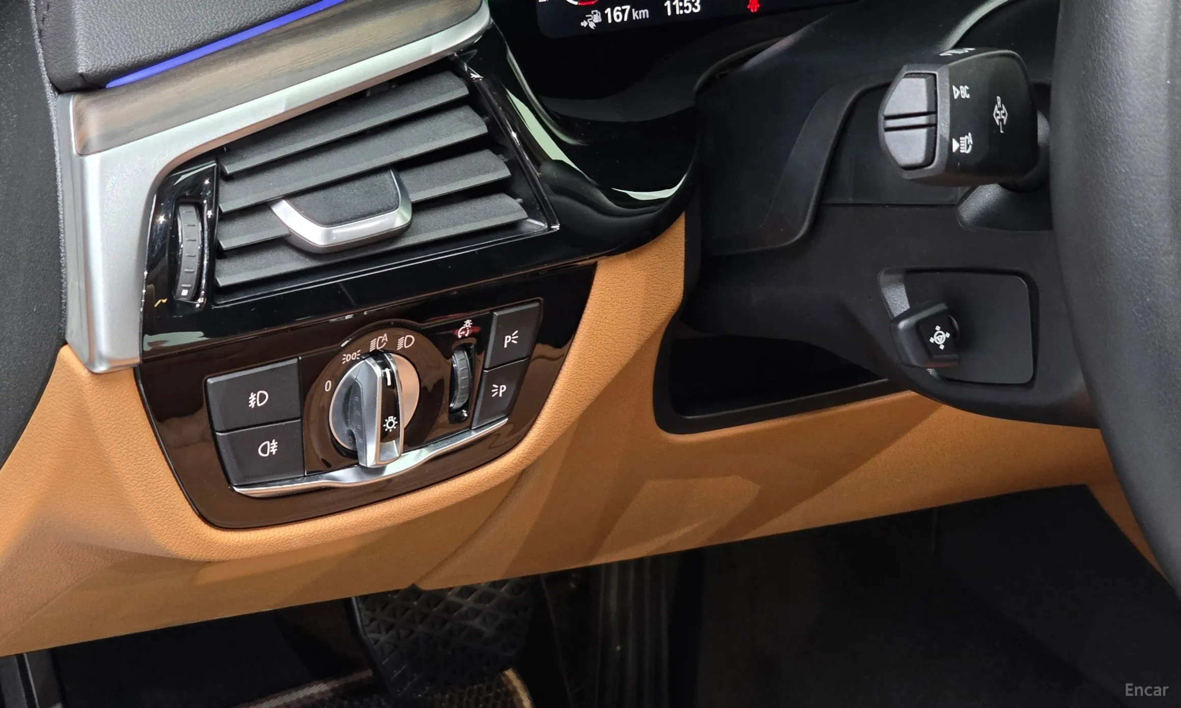 BMW 5 Series (G30) превью 13