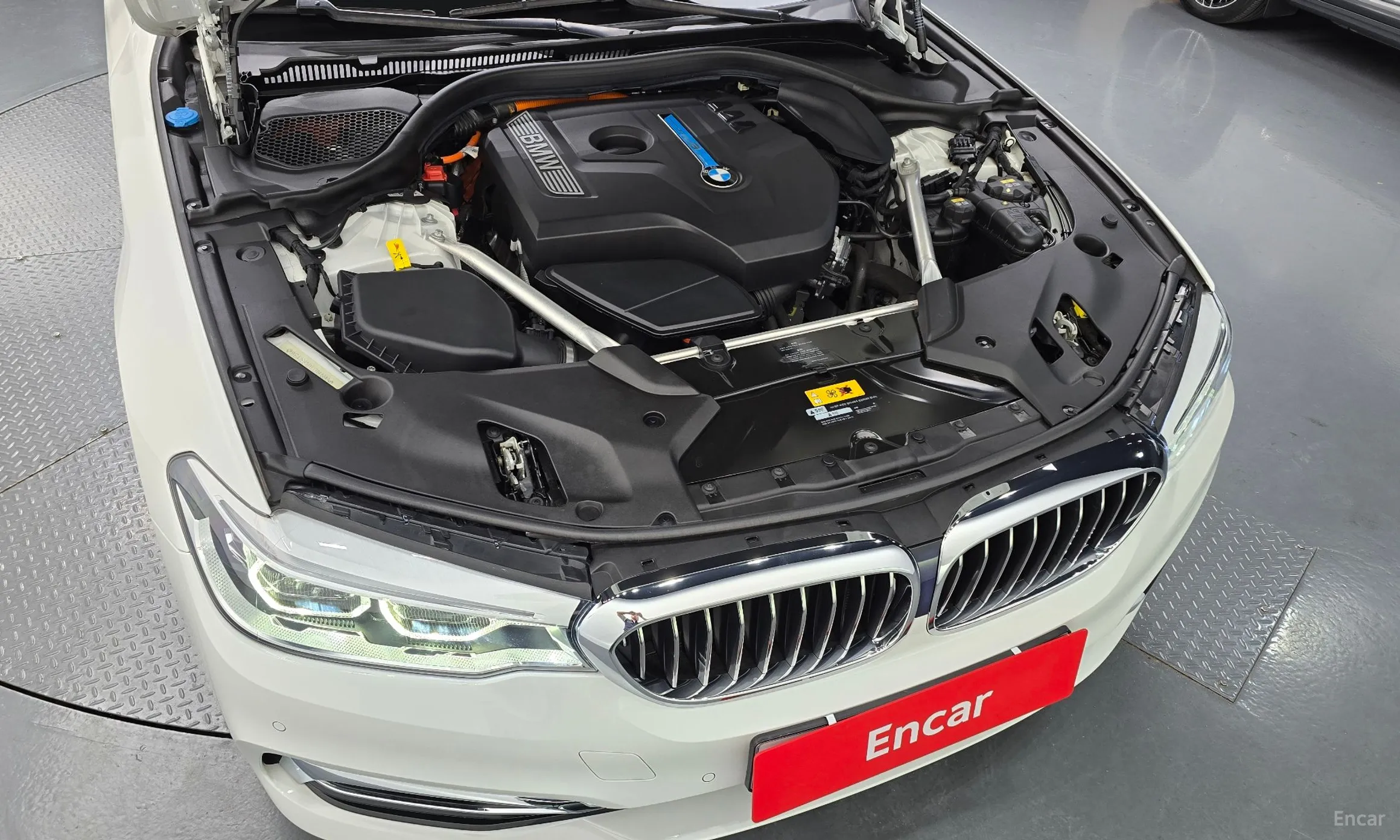 BMW 5 Series (G30) превью 6