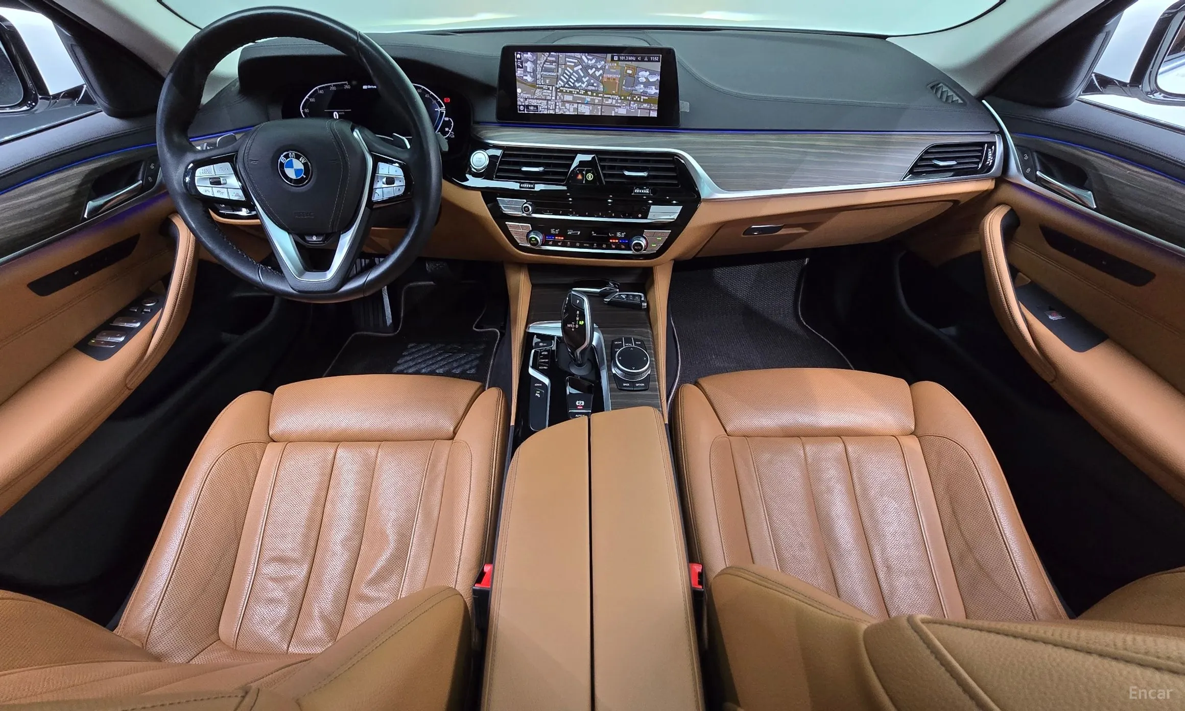 BMW 5 Series (G30) превью 7