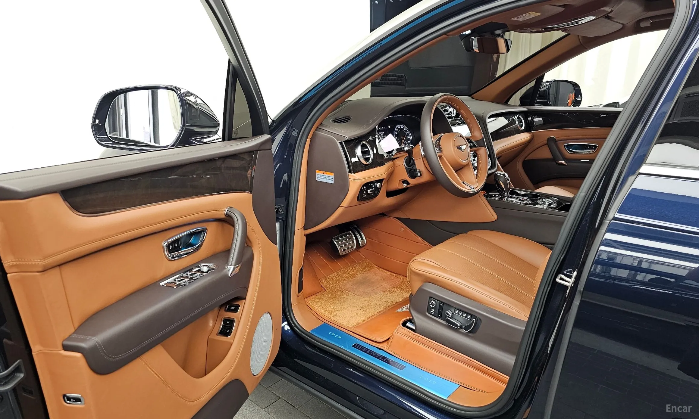 Bentley Bentayga превью 10
