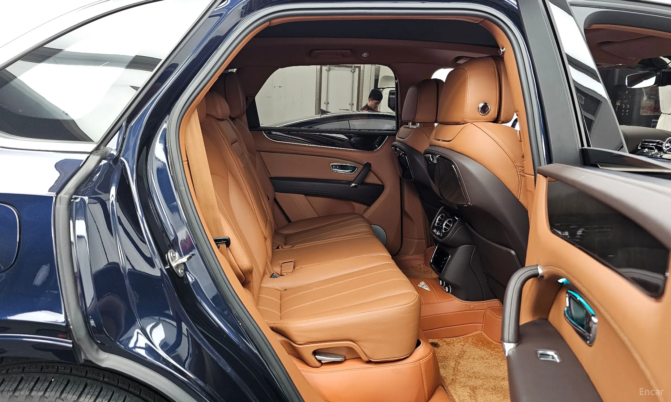 Bentley Bentayga превью 12