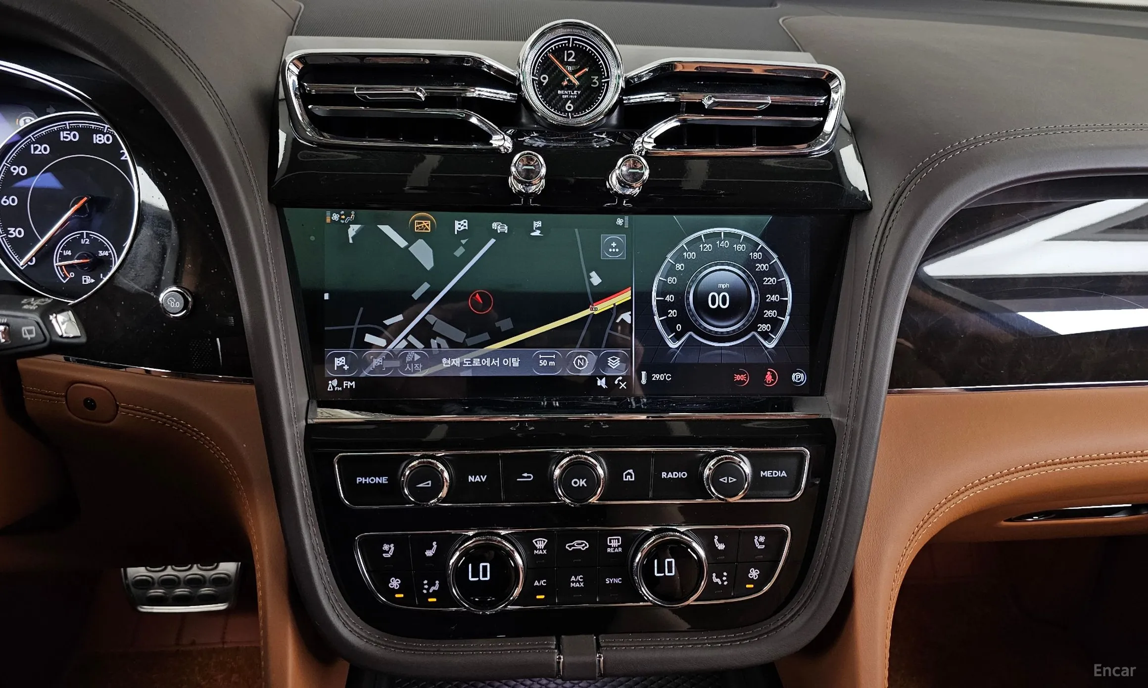 Bentley Bentayga превью 14