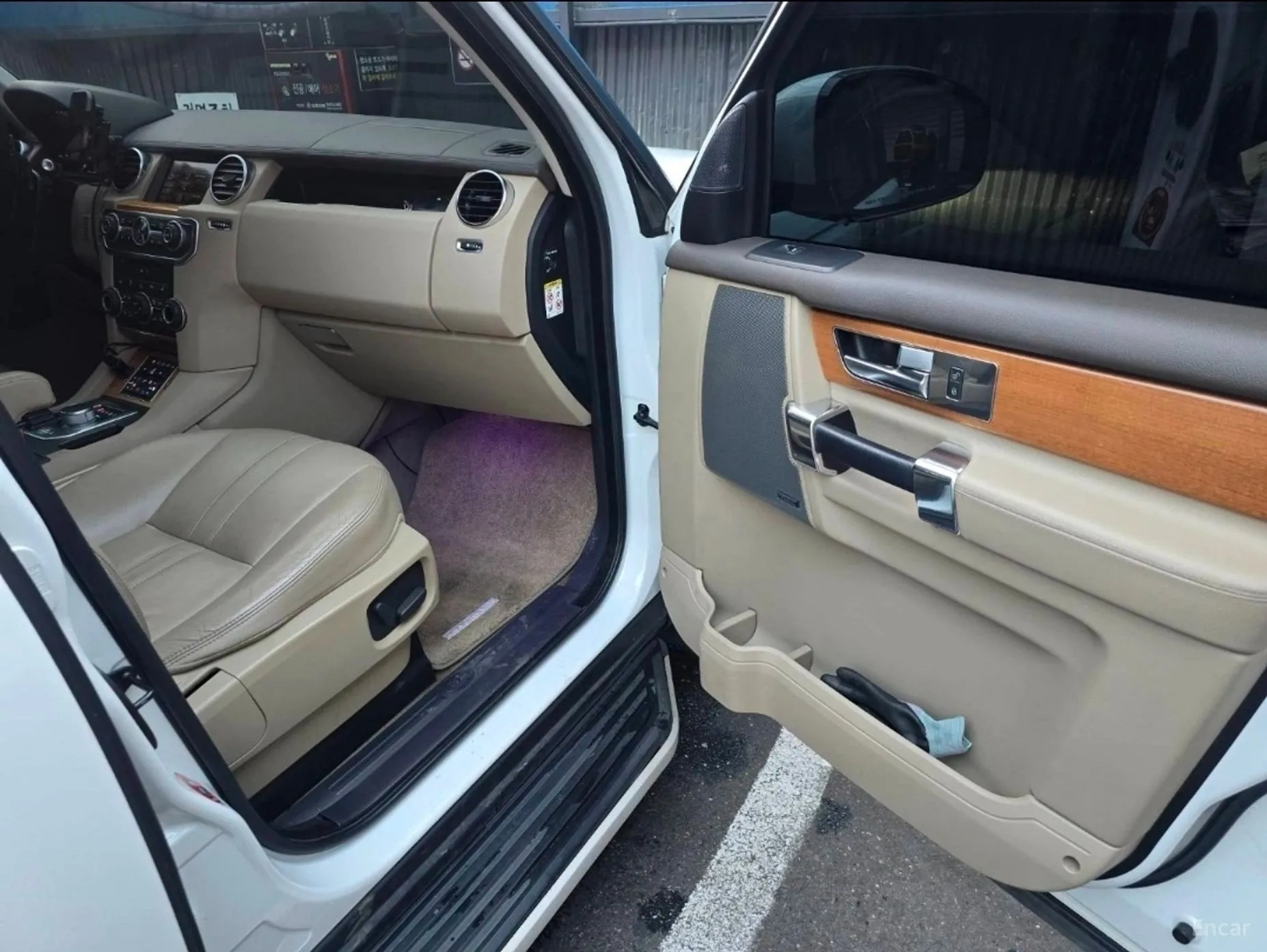 Land Rover Discovery 4 превью 12