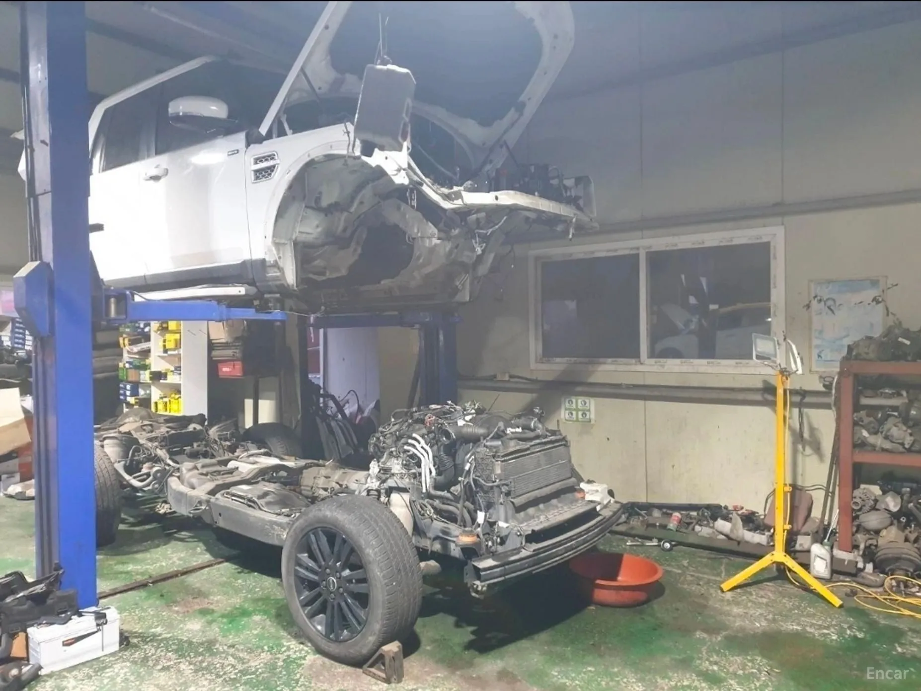 Land Rover Discovery 4 превью 18