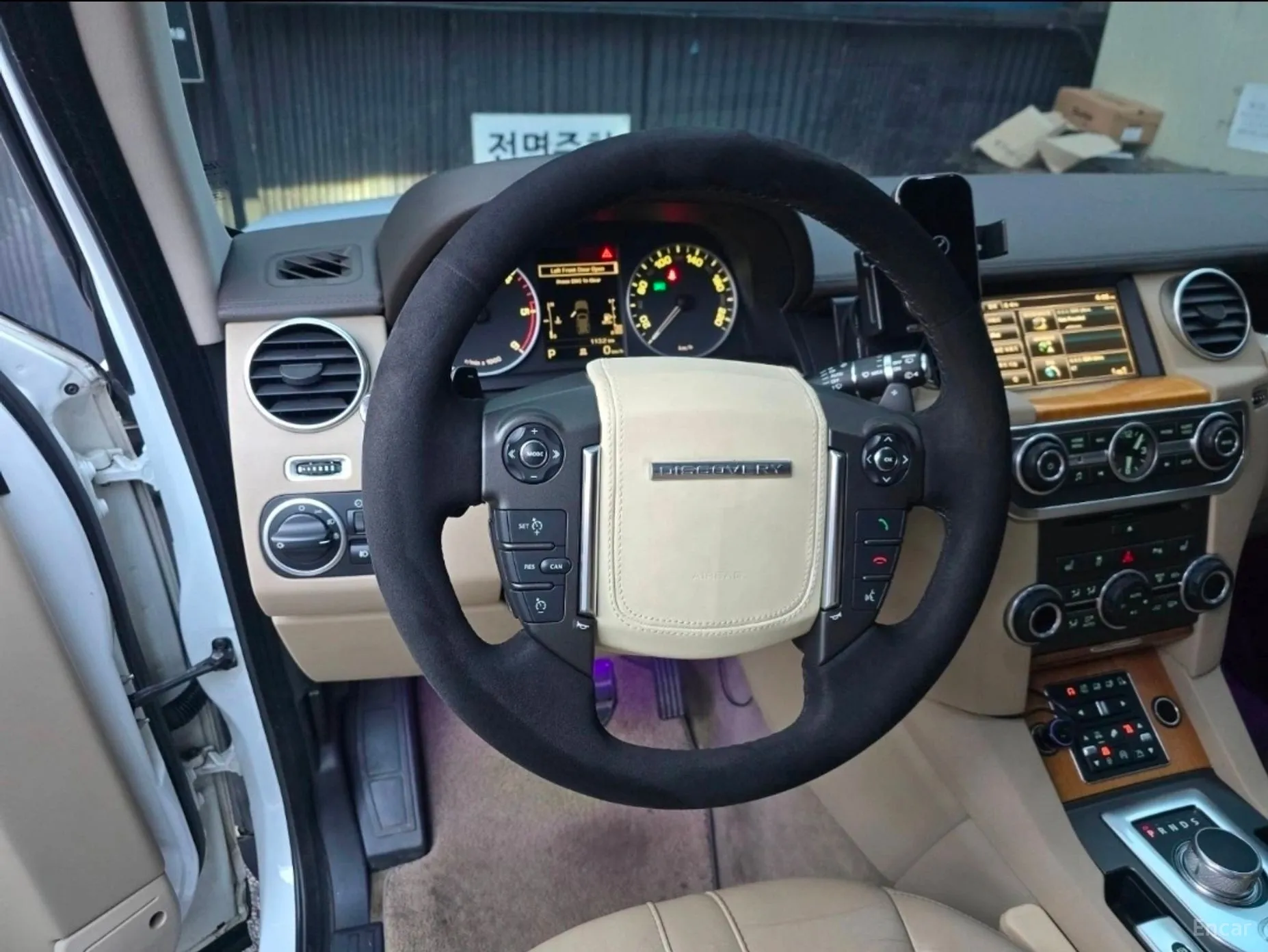 Land Rover Discovery 4 превью 8