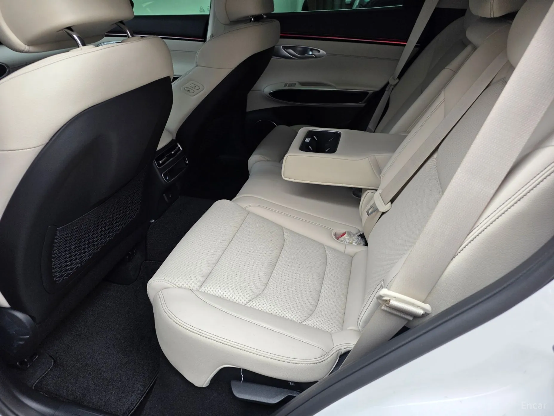Genesis GV70 превью 11