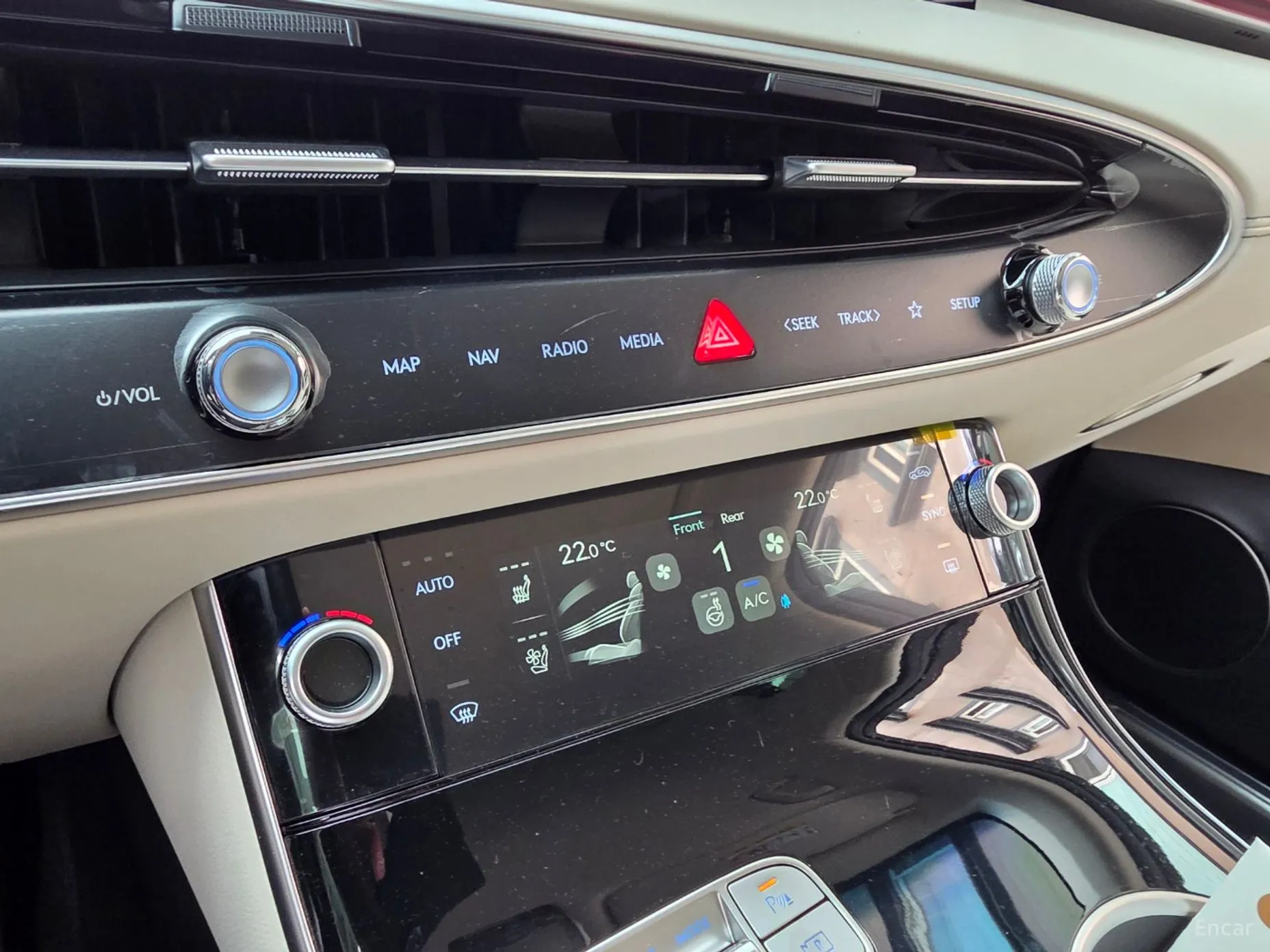 Genesis GV70 превью 15