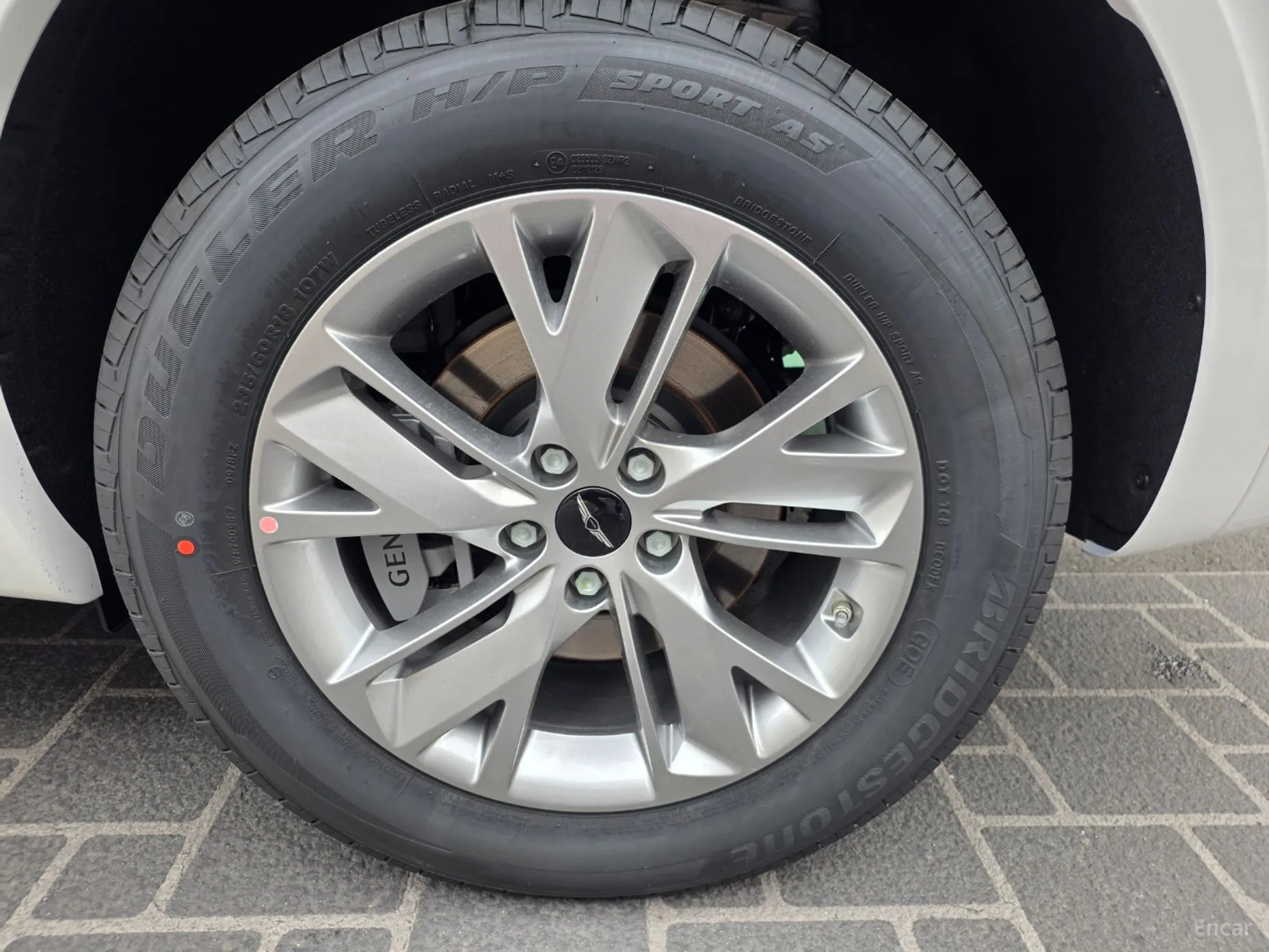 Genesis GV70 превью 5