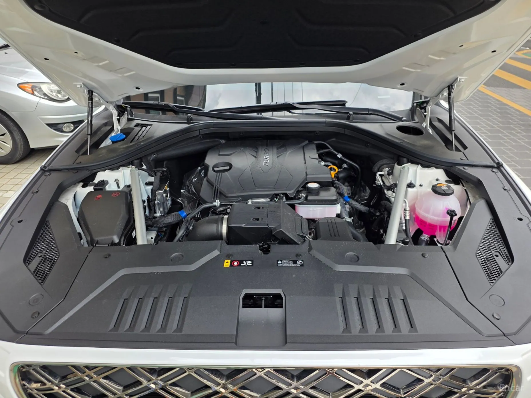 Genesis GV70 превью 6