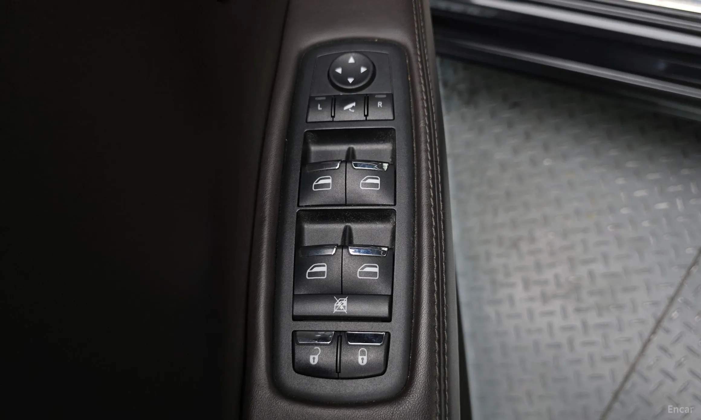 Maserati Quattroporte превью 14