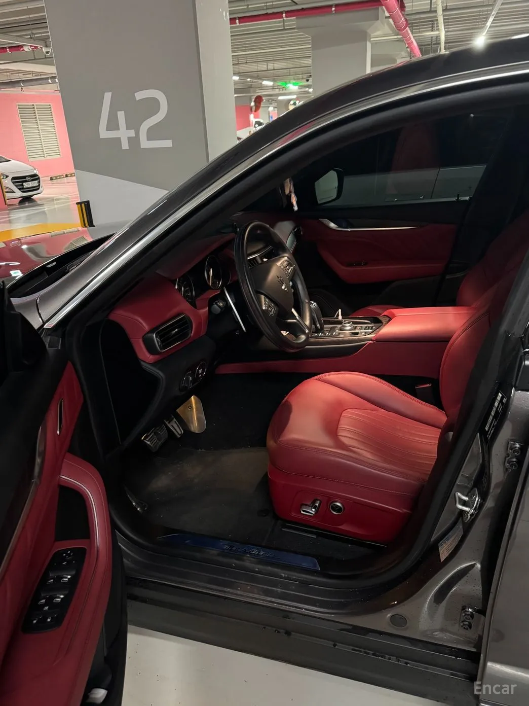 Maserati Levante превью 13