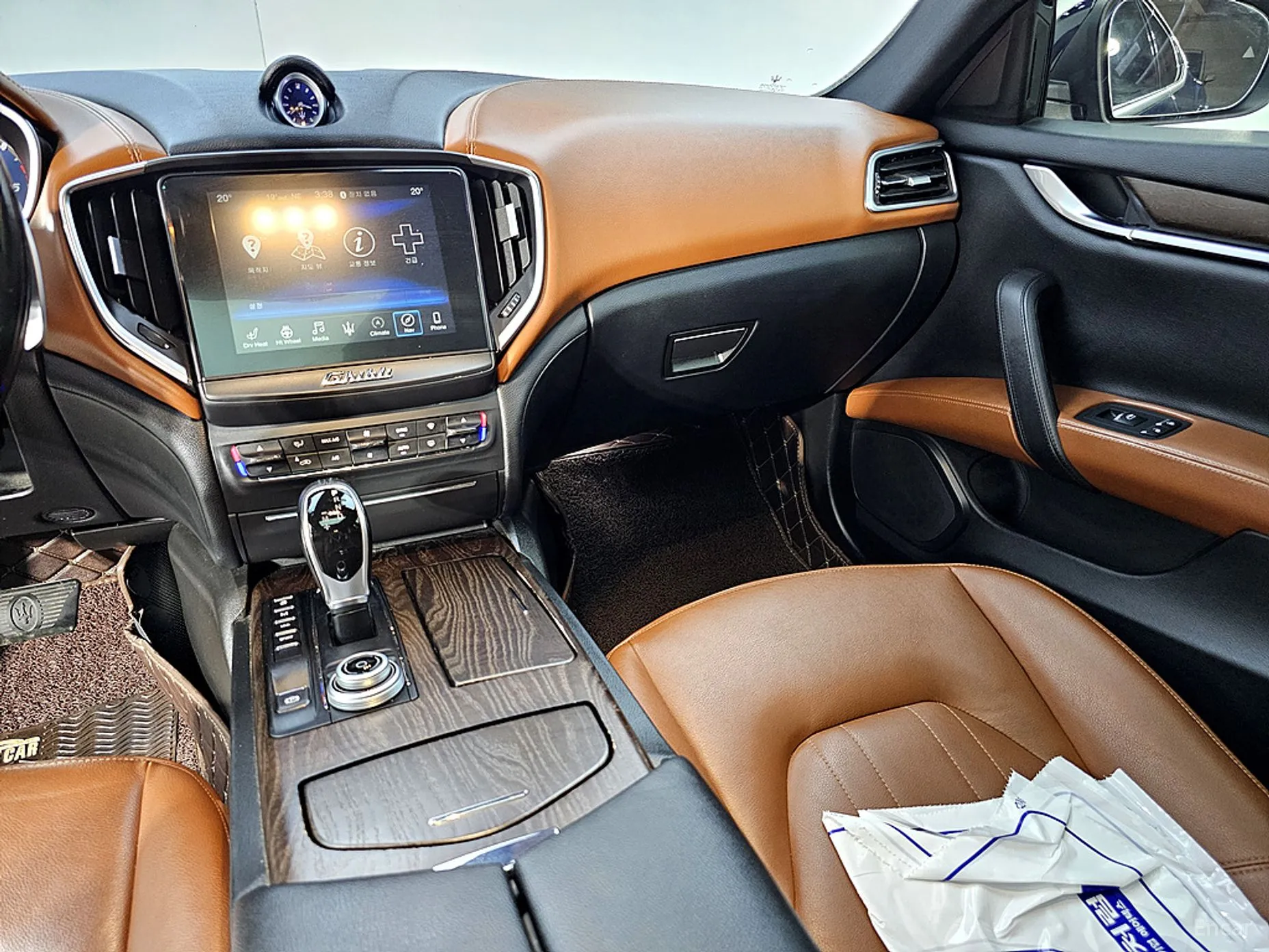 Maserati Ghibli превью 9