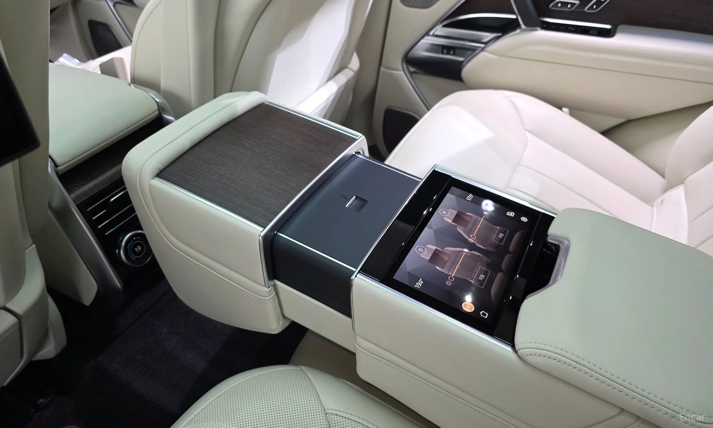 Land Rover Range Rover 5th Generation превью 18