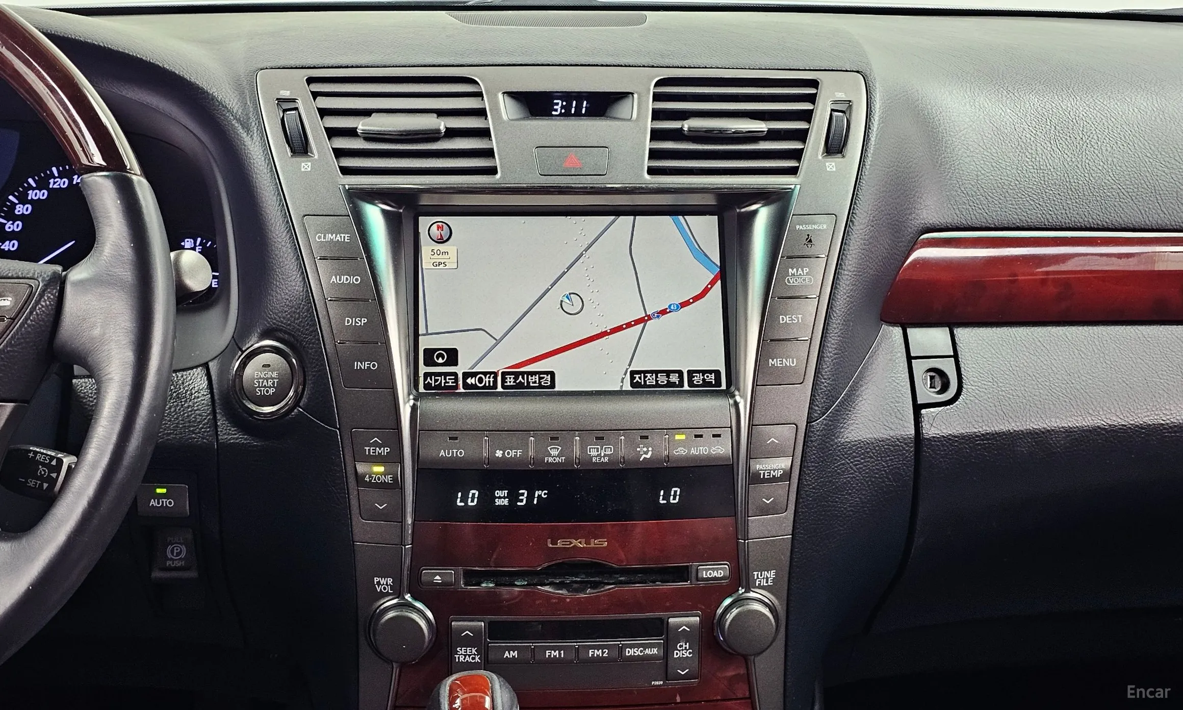 Lexus LS460 превью 14