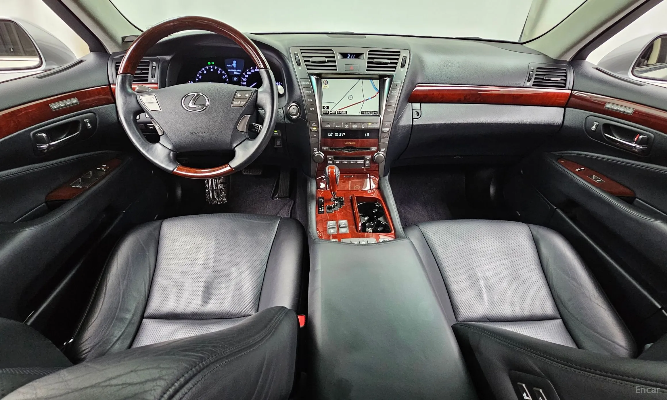 Lexus LS460 превью 7