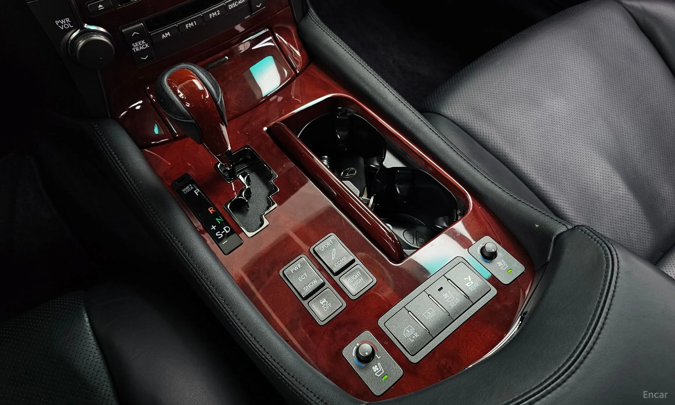 Lexus LS460 превью 9