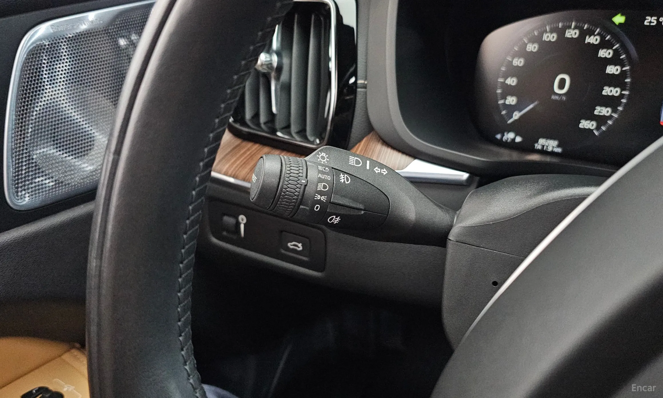 Volvo XC60 Gen 2 превью 20
