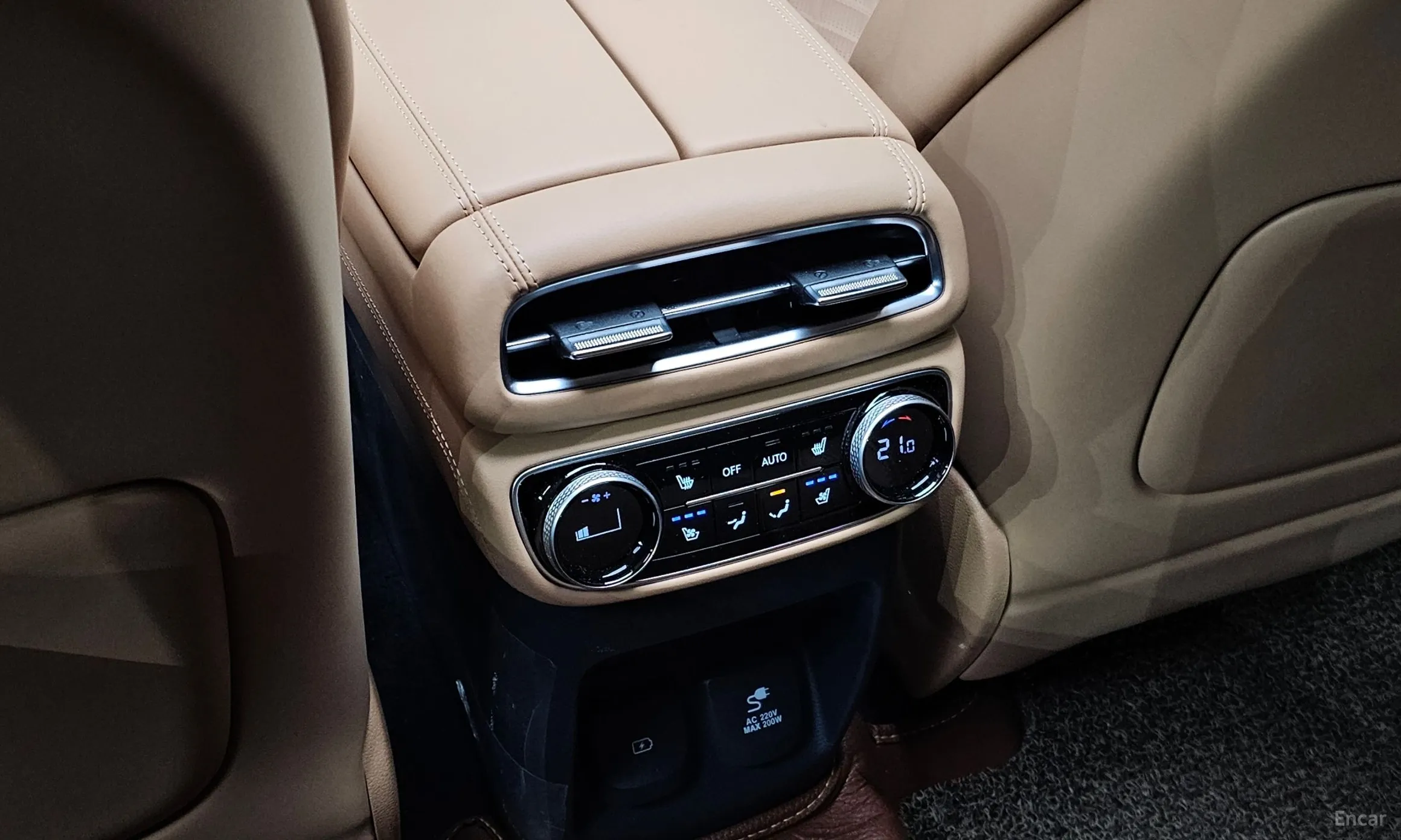 Genesis GV80 превью 20