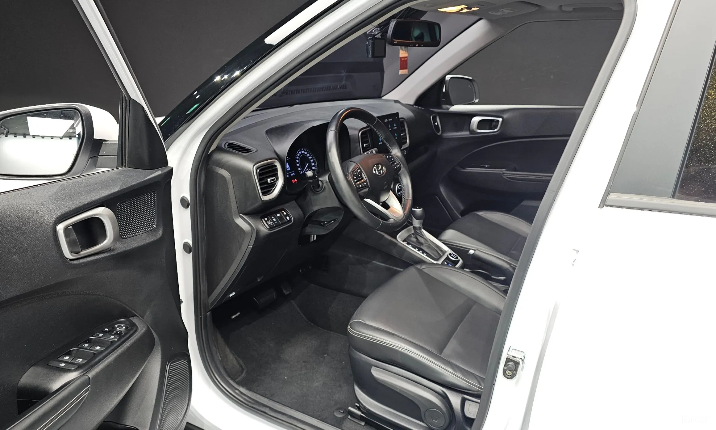 Hyundai Venue превью 10